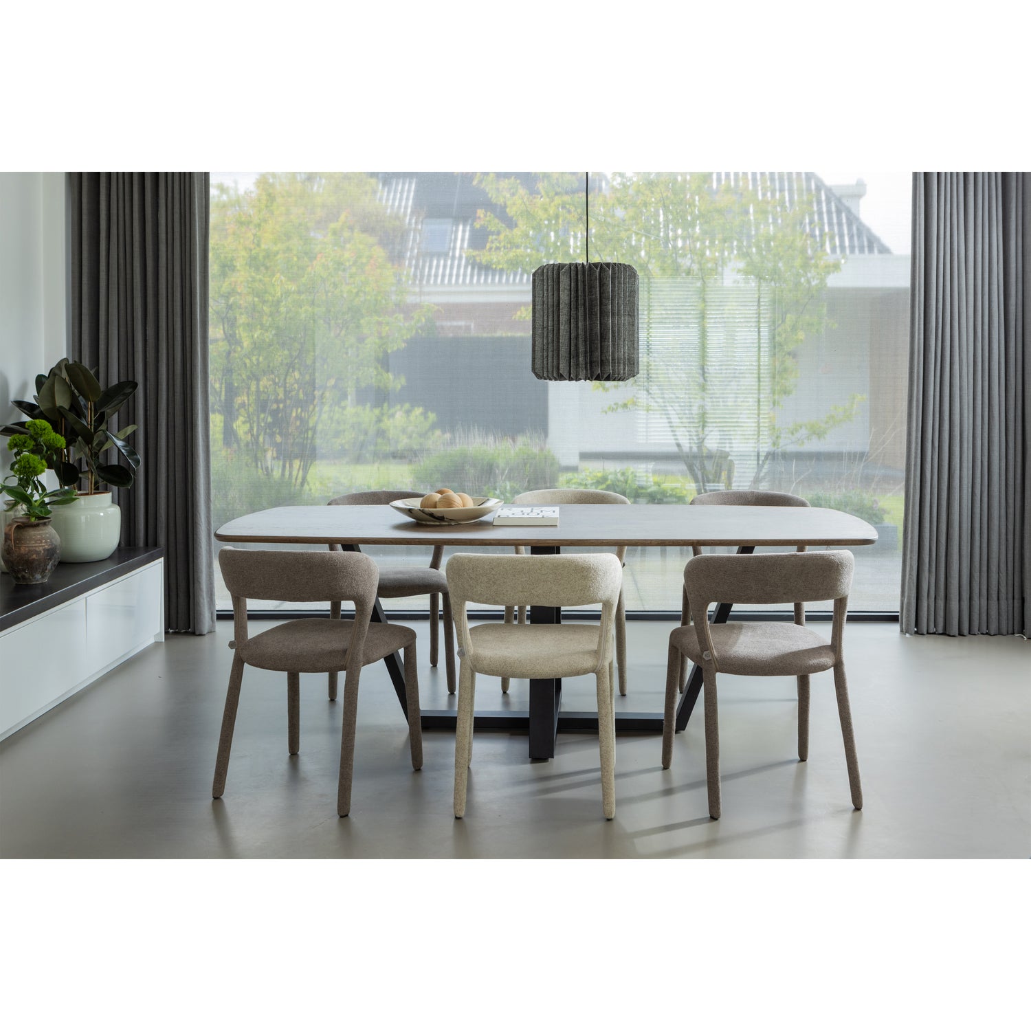 TB-DO-DL22-2100x0990-801419-T-801419-Z-02_SF_FA_Tafelblad_deens_ovaal_doorgaande_lamel_210x100cm_cashmere_brown_Noble_zand_taupe.jpg?auto=webp&format=png&width=1500&height=1500