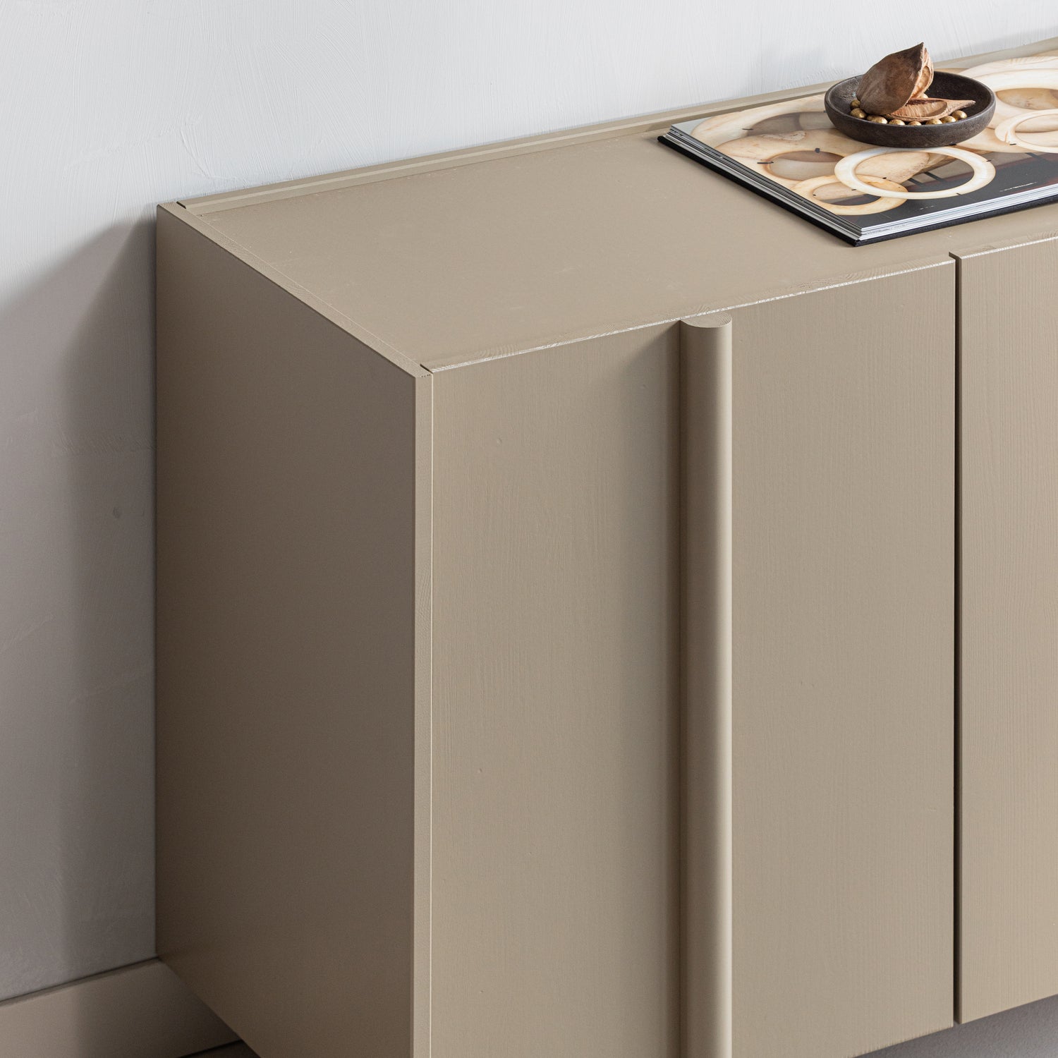 373991-M_01_SF_Basu_dressoir_grenen_mud_vierkant.jpg?auto=webp&format=png&width=1500&height=1500