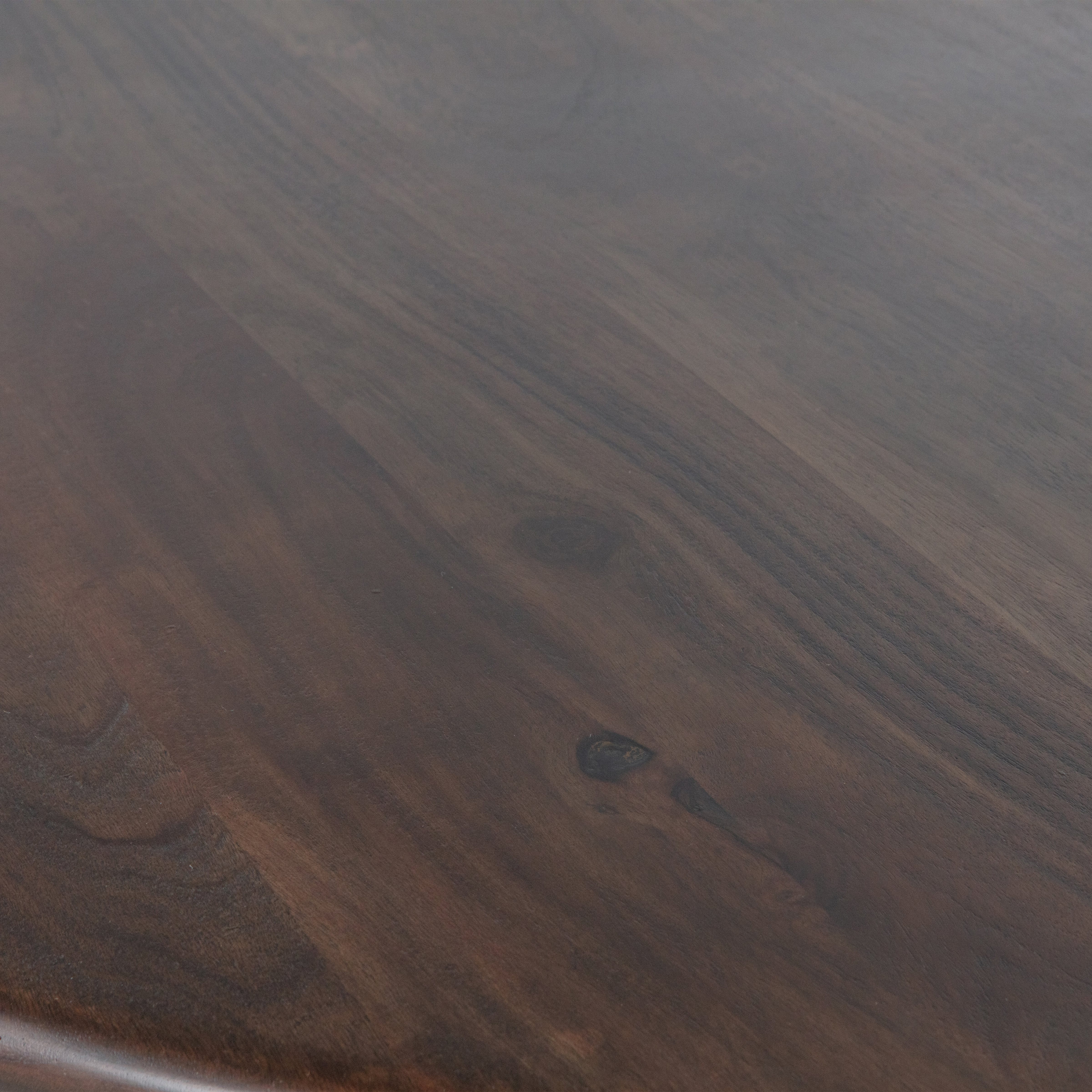 800990-W-02_VS_BP_Roundly_eetkamertafel_walnoot_160x110_detail.jpg?auto=webp&format=png&width=1500&height=1500