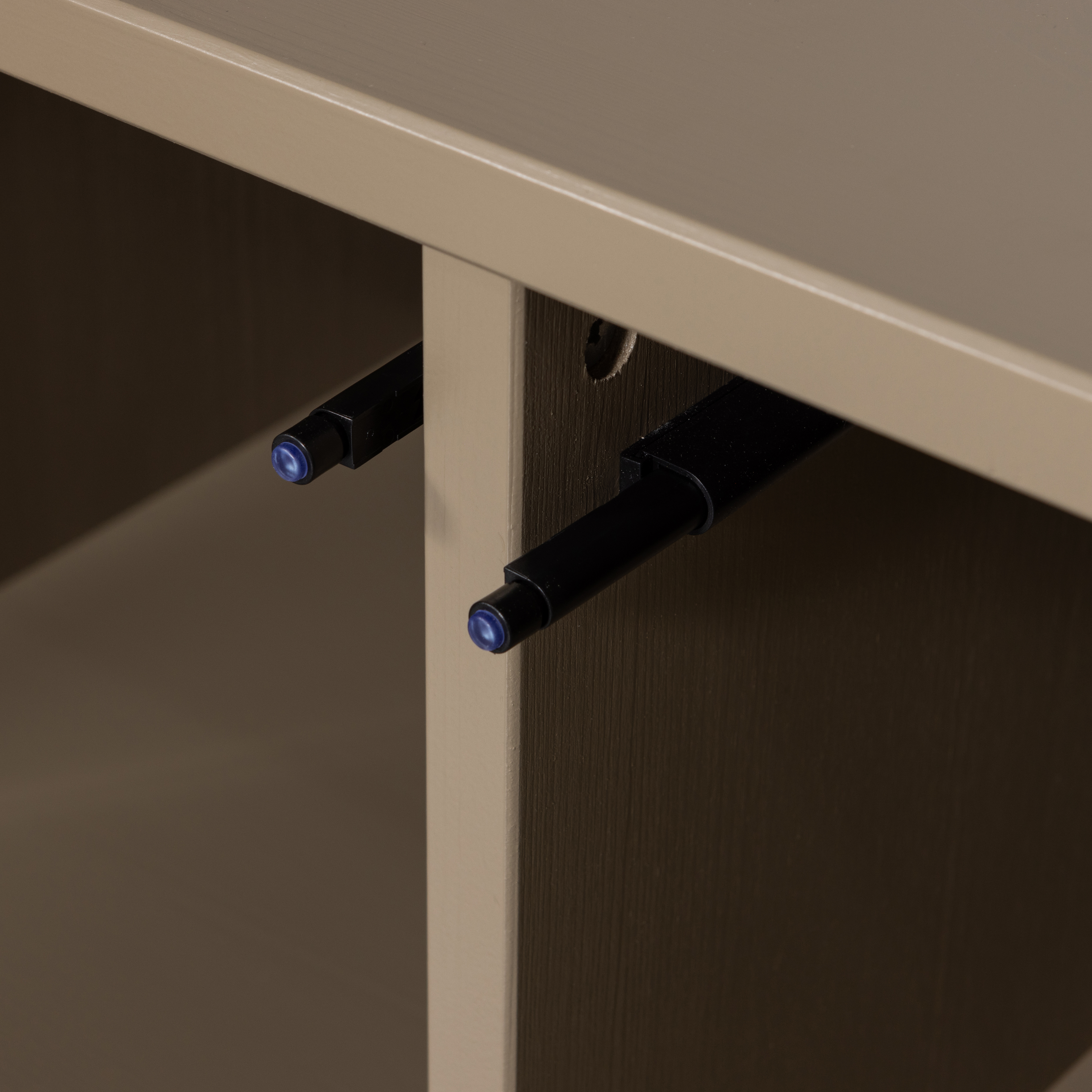 377437-M-01_VS_WE_Turner_opbergbank_grenen_mud_fsc_detail.png?auto=webp&format=png&width=1500&height=1500