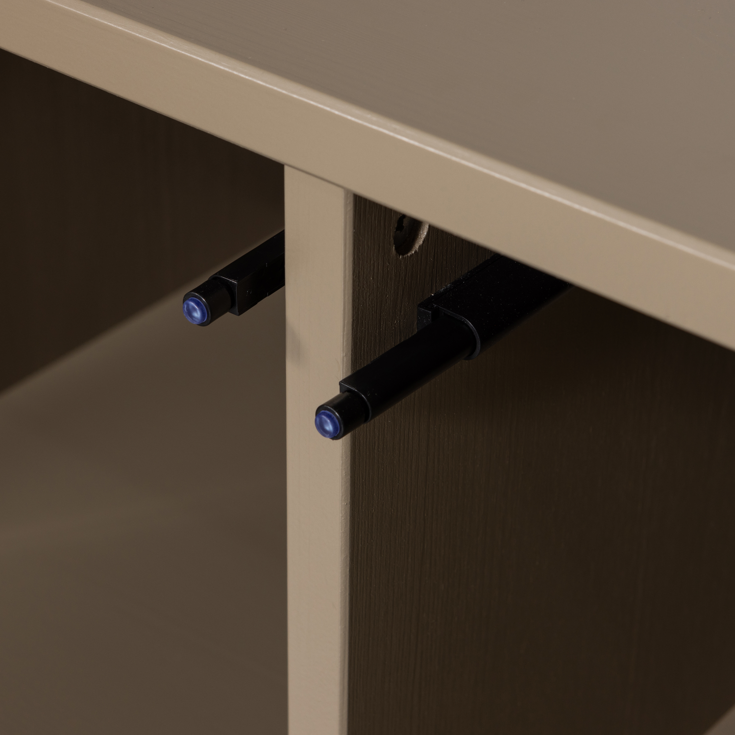 377437-M-01_VS_WE_Turner_opbergbank_grenen_mud_fsc_detail.png?auto=webp&format=png&width=1500&height=1500