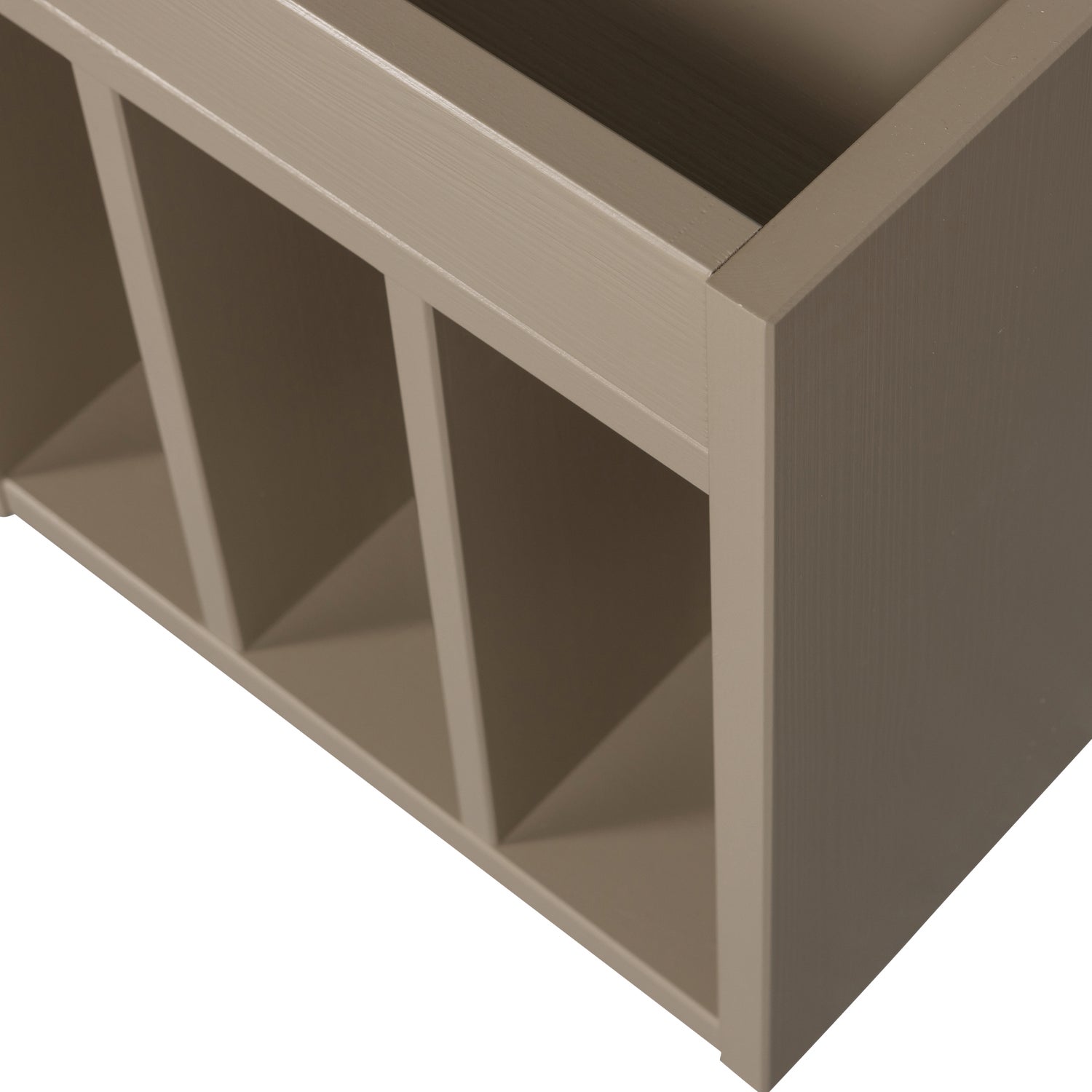 377440-M-01_VS_WE_Turner_platenkast_grenen_mud_fsc_detail.png?auto=webp&format=png&width=1500&height=1500