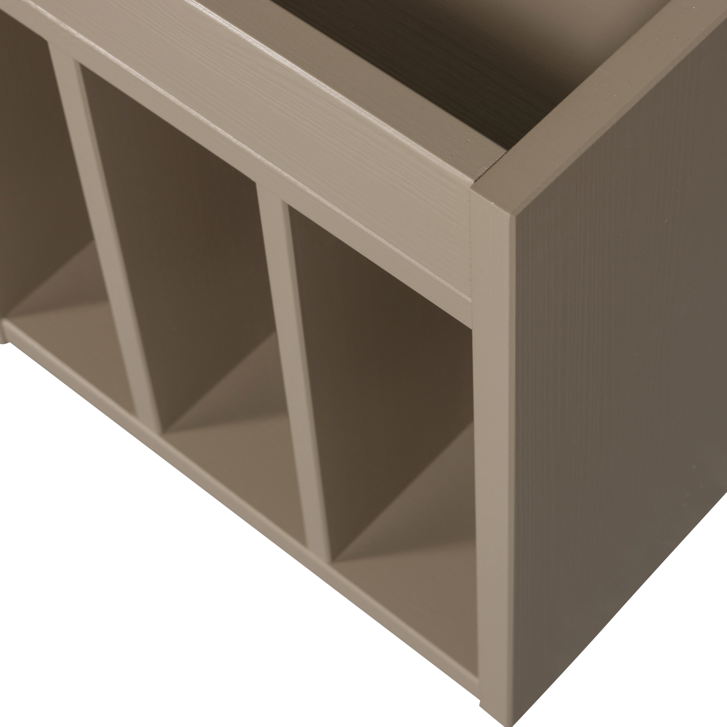 377440-M-01_VS_WE_Turner_platenkast_grenen_mud_fsc_detail.png?auto=webp&format=png&width=1500&height=1500