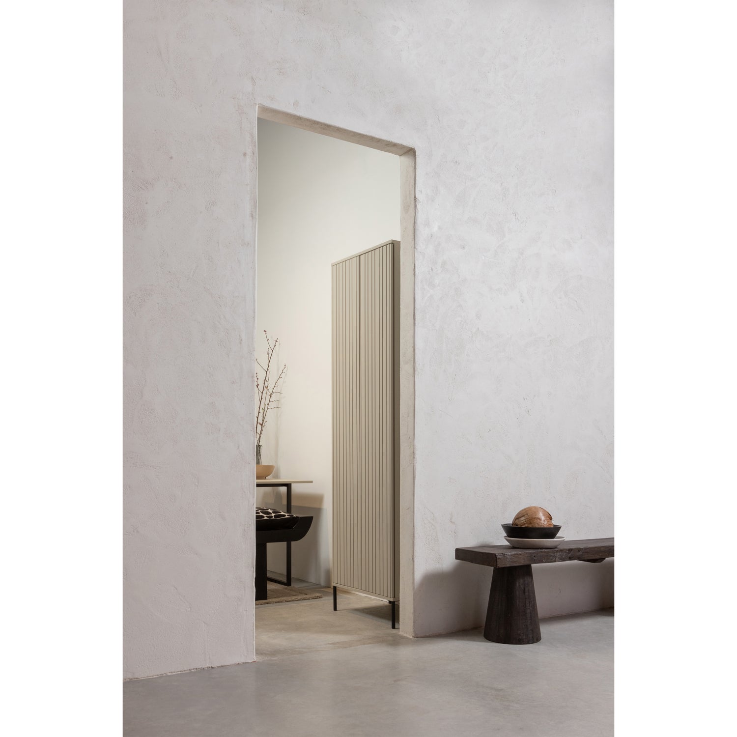 373474-D-01_SF_WE_New_gravure_hoge_kast_met_lade_grenen_dust.jpg?auto=webp&format=png&width=1500&height=1500
