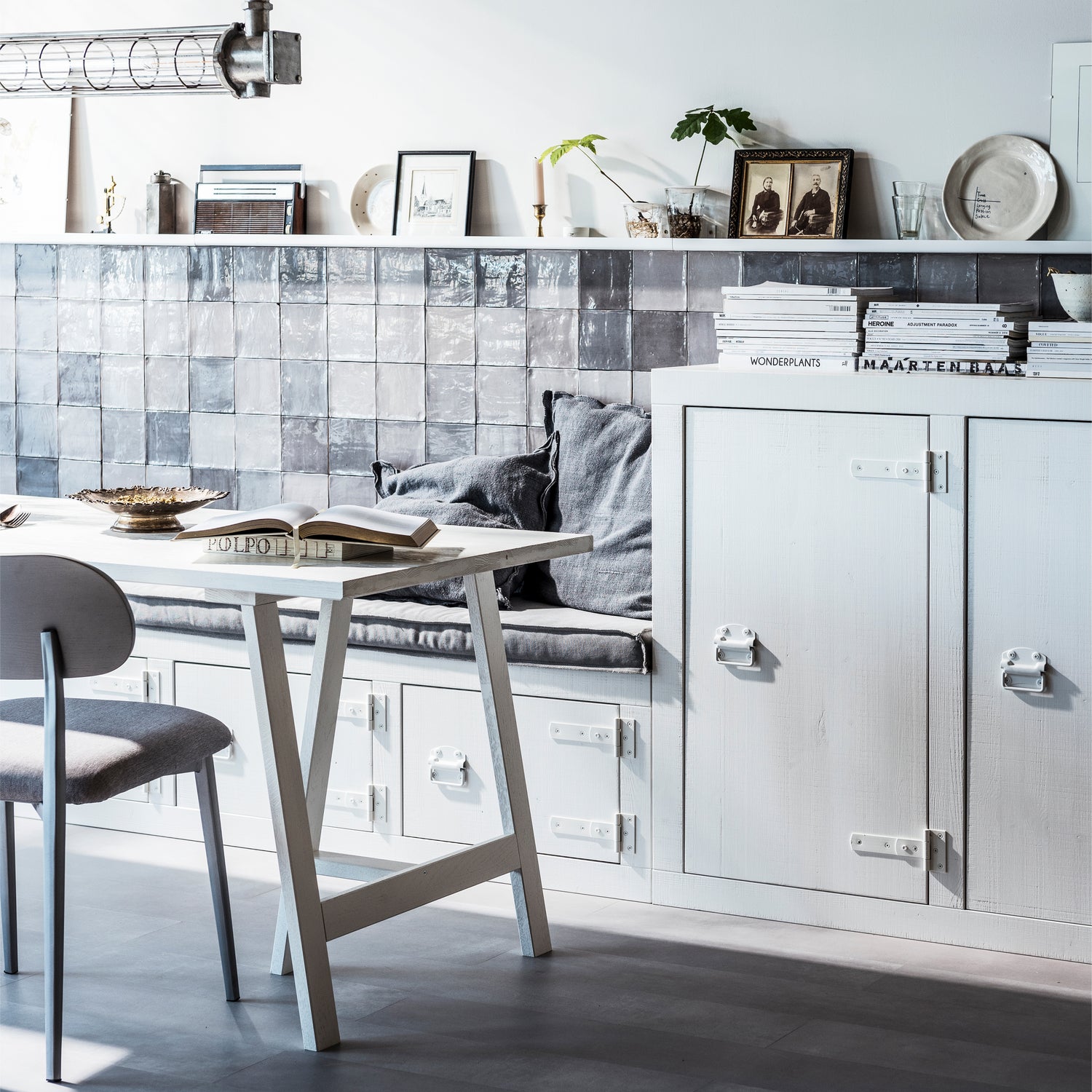 375006-ES-375001-ES-375002-ES-375783-W-375782-W-01_SF_VT_Set_v_2_Brace_schraag_poot_Panel_tafelblad_Bunk_cabinet_VIERKANT.jpg?auto=webp&format=png&width=1500&height=1500