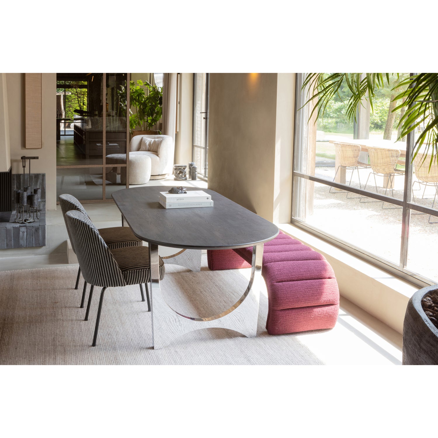 800816-ZG-375096-C-801427-B-01_SF_BP_Vogue_eetkamerstoel_grijs_Zaandam_poot_chroom_Traffic.jpg?auto=webp&format=png&width=1500&height=1500
