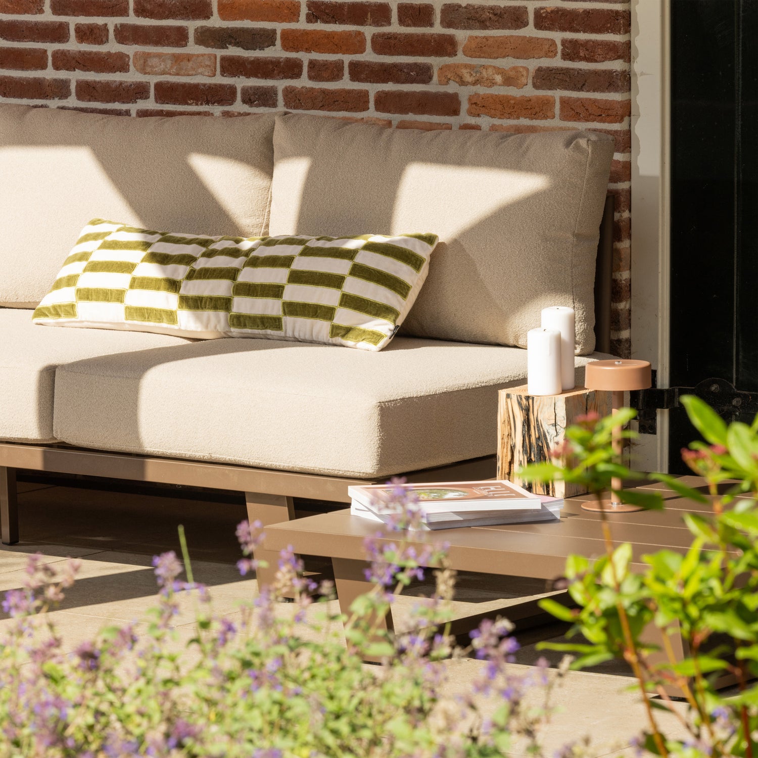 500006-B_02_SF_WO_Bear_tuin_3-zits_bank_aluminium_bruin.jpg?auto=webp&format=png&width=1500&height=1500