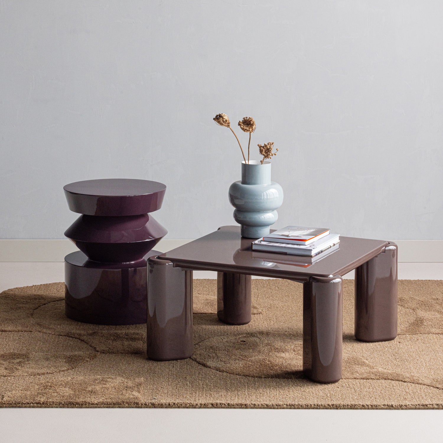 377820-P__377821-D__377803-L_01_SF_Auren_bijzettafel_paars_bruin_Tiven_donkerbruin_Auri_vaas.jpg?auto=webp&format=png&width=1500&height=1500