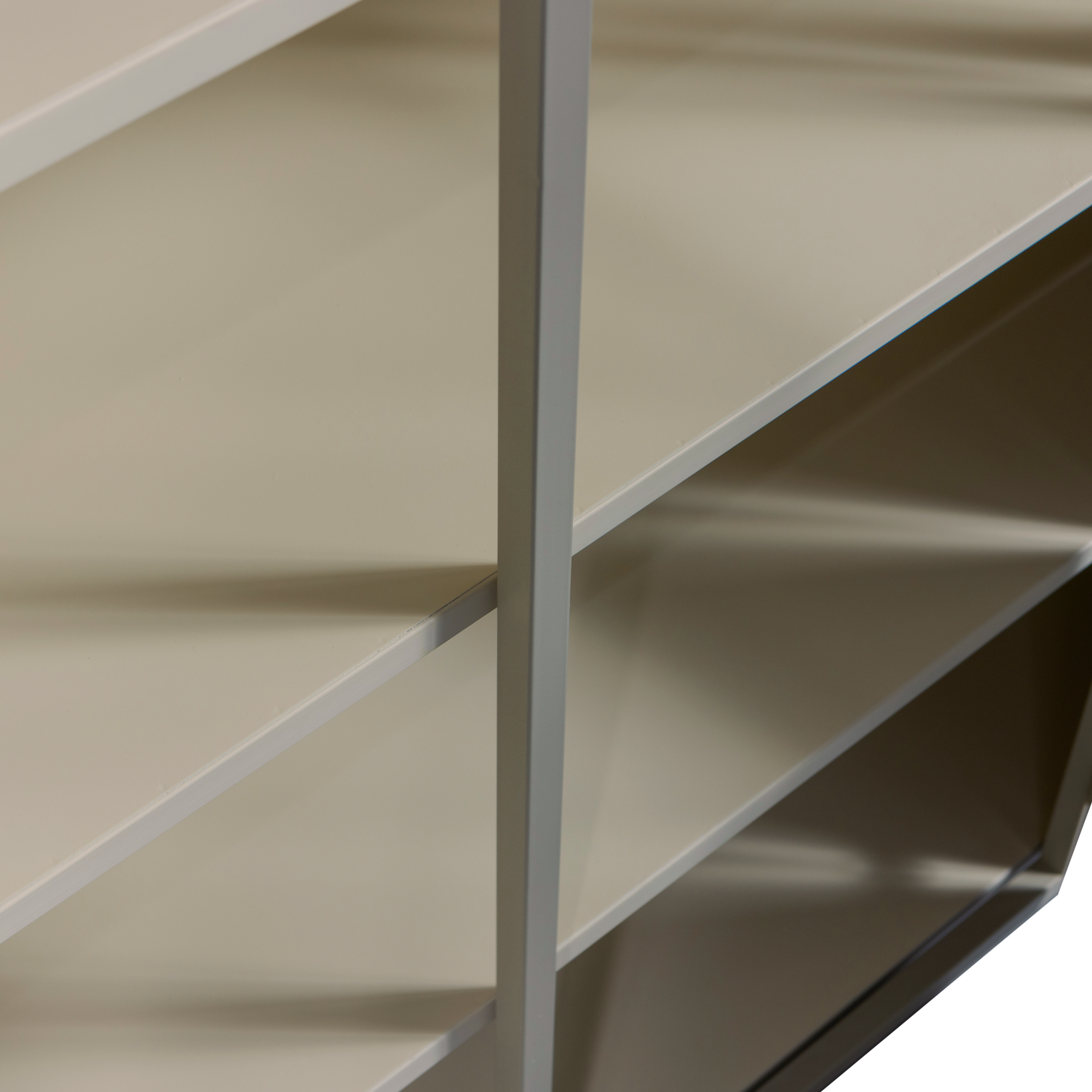 375041-S-375042-S-01_VS_WE_Exhibit_XL_vitrinekast_metaal_zand_detail.png?auto=webp&format=png&width=1500&height=1500