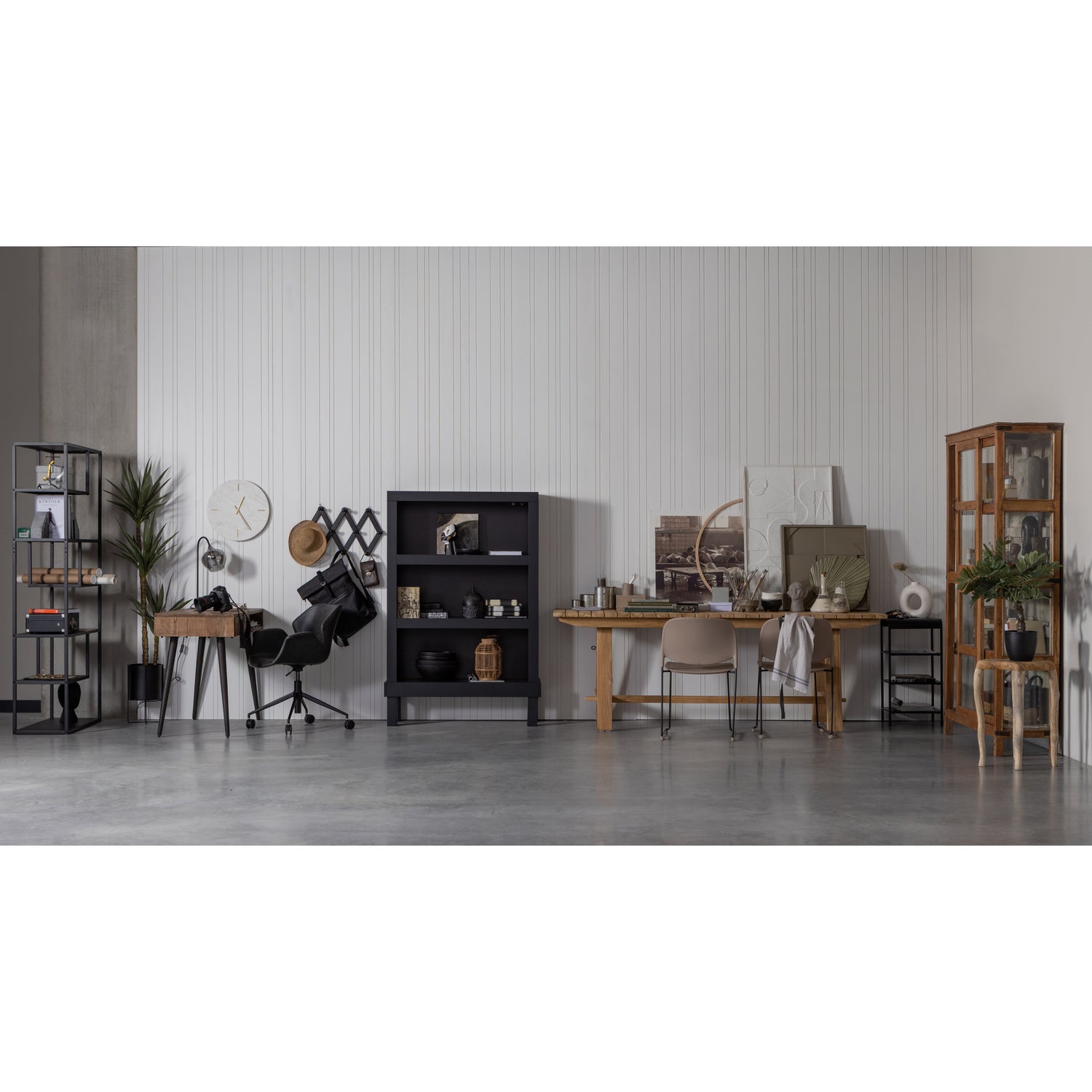 375465-Z-200322-N-200182-Z-377174-N-377170-N-377234-Z-02_SF_BL_Teun_rek_Maddox_bureau_Bonk_kast_tafel_Morton_Gus_Mirza_kastje.jpg?auto=webp&format=png&width=1500&height=1500