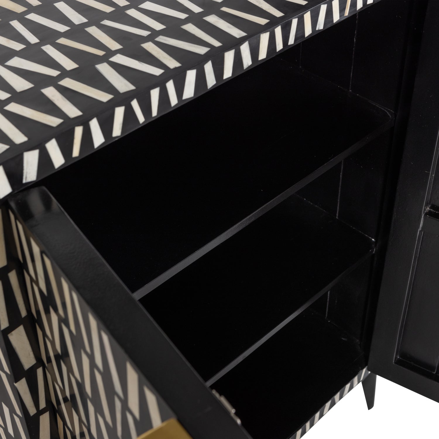 373948-Z-02_VS_WE_Menne_opbergkast_bone_inlay_zwart_wit_detail.png?auto=webp&format=png&width=1500&height=1500