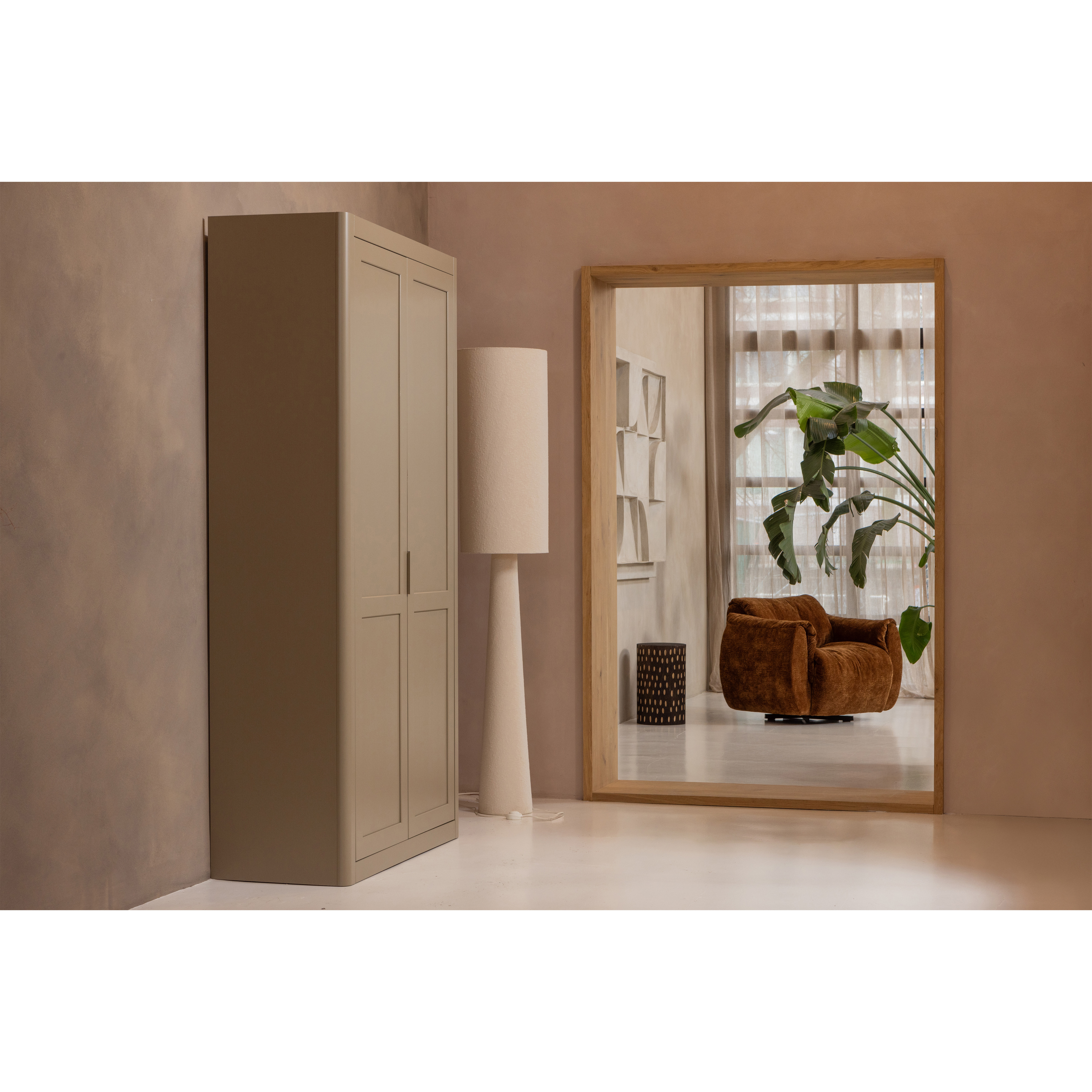 377526-MB-377353-B-375036-N-377517-MD-01_SF_WE_Baggy_draaifauteuil_3D_chenille_middenbruin_Perry_kruk_Loft_vloerlamp_Gunnar_opbergkast.jpg?auto=webp&format=png&width=1500&height=1500