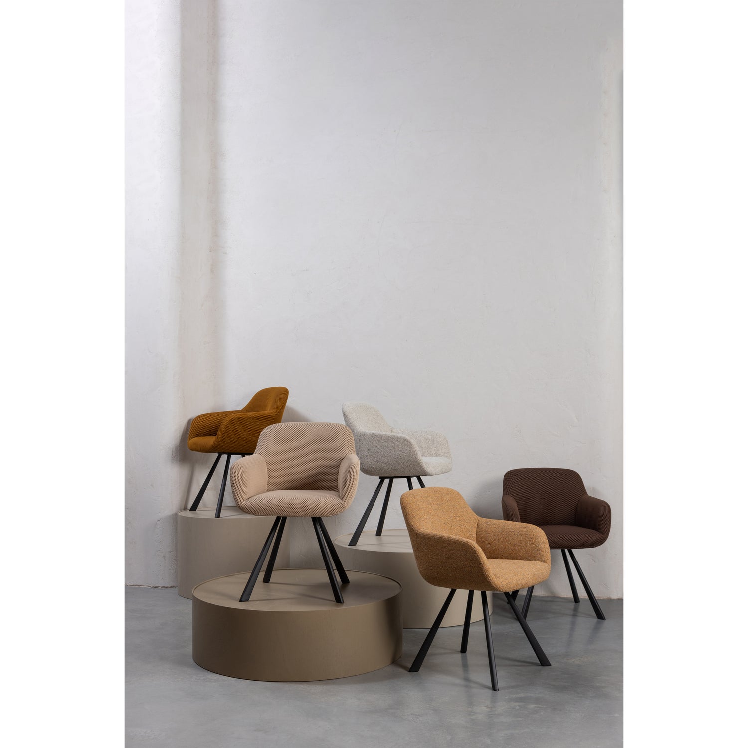 373685-C-373685-O-373685-P-373685-A-373685-E-01_SF_WE_Juno_Curry_melange_Oat_melange_Spices_Naturel_Espresso.jpg?auto=webp&format=png&width=1500&height=1500