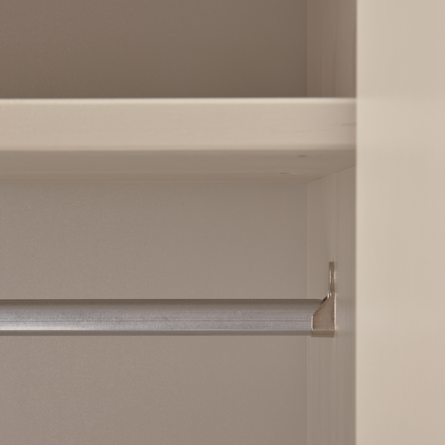 RAIN-KLKA-1-DU-02_VS_WE_Rain_2_deurs_kledingkast_grenen_dust_detail.png?auto=webp&format=png&width=1500&height=1500