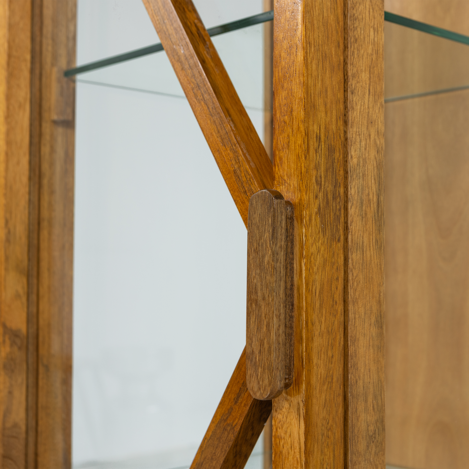 377619-N-03_VS_WP_kella_1-drs_kast_mango_hout_naturel_detail.png?auto=webp&format=png&width=1500&height=1500