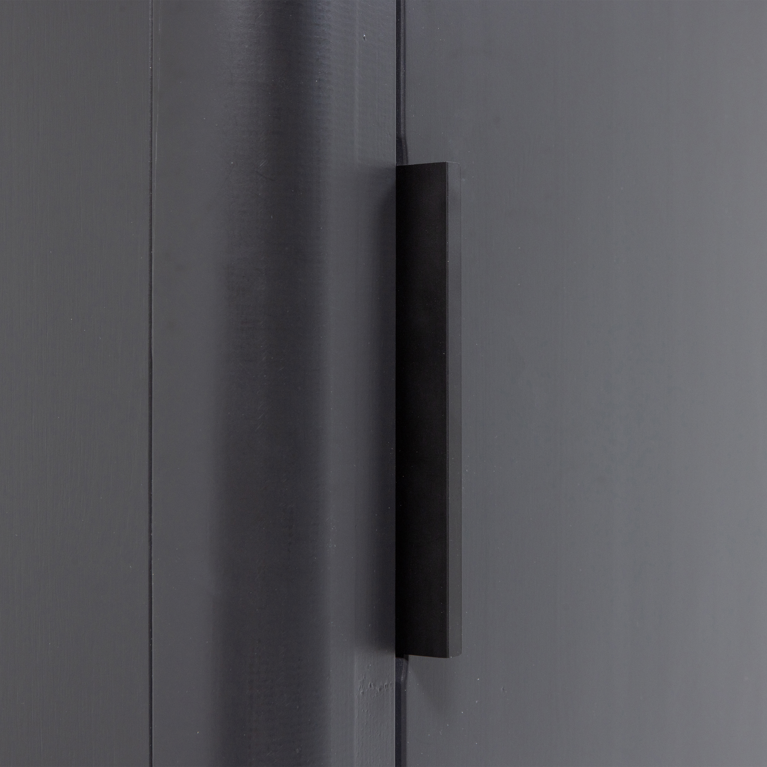 377691-MZ-02_VS_WP_Gunnar_smalle_hoge_kast_grenen_zwart_C2.png?auto=webp&format=png&width=1500&height=1500