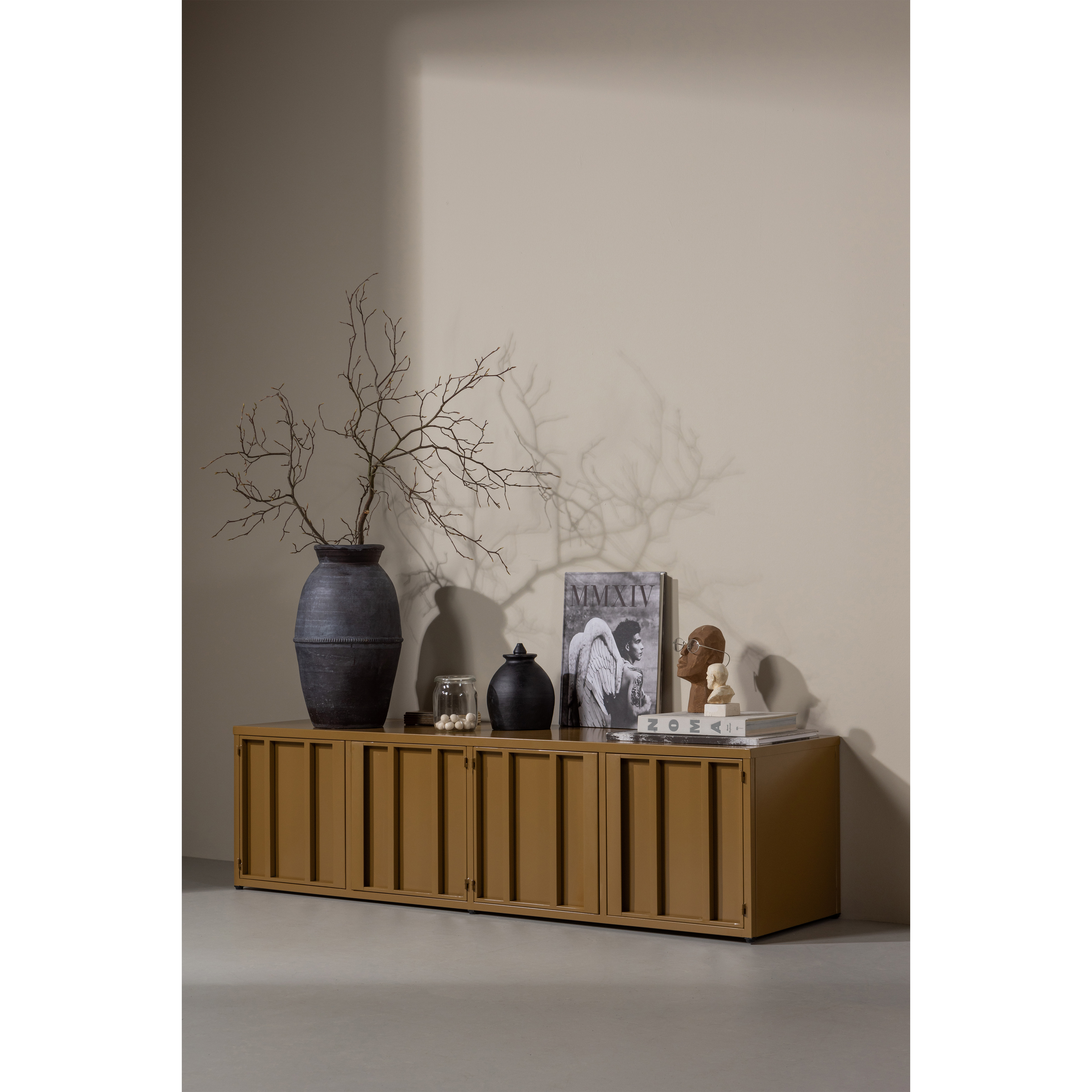 377501-H-04_SF_WE_Level_tv-meubel_metaal_honinggeel.jpg?auto=webp&format=png&width=1500&height=1500