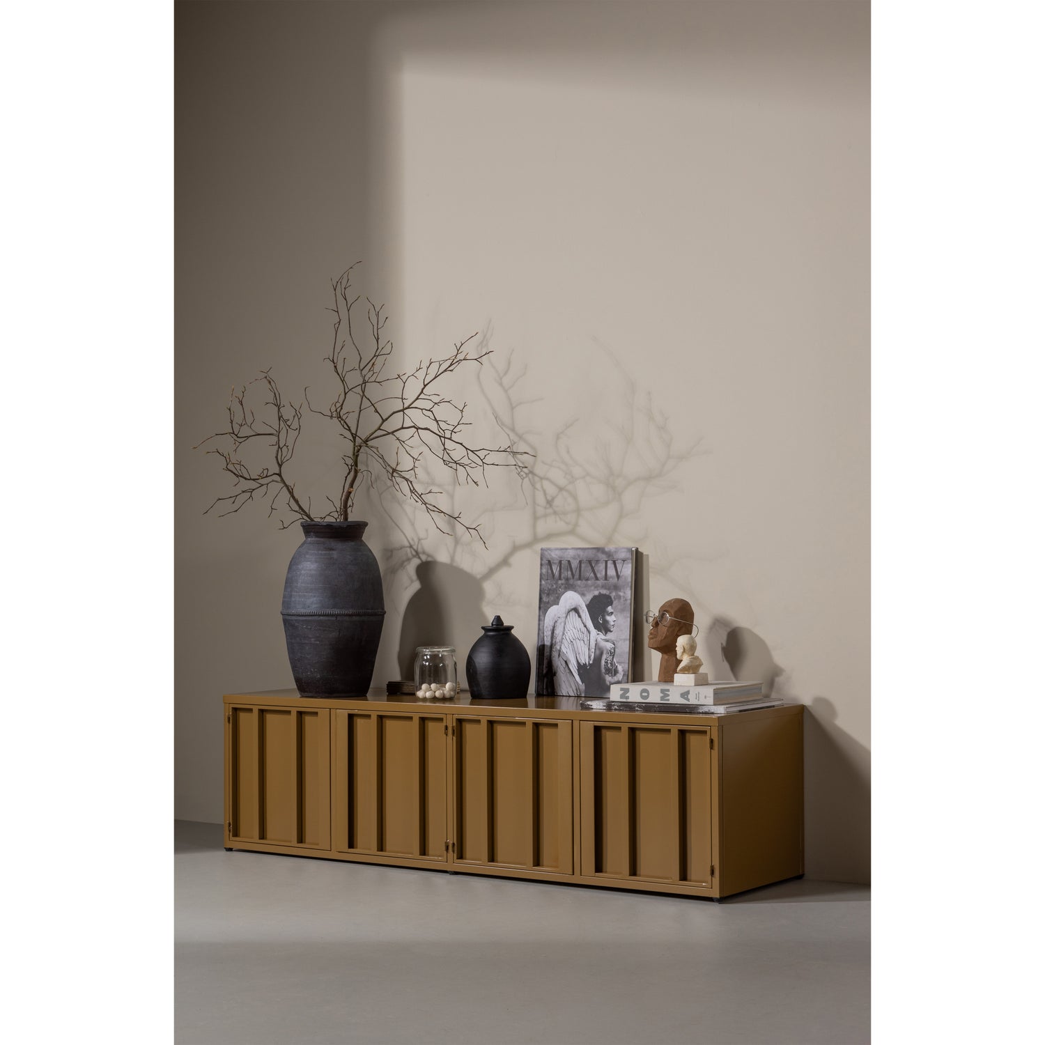 377501-H-04_SF_WE_Level_tv-meubel_metaal_honinggeel.jpg?auto=webp&format=png&width=1500&height=1500