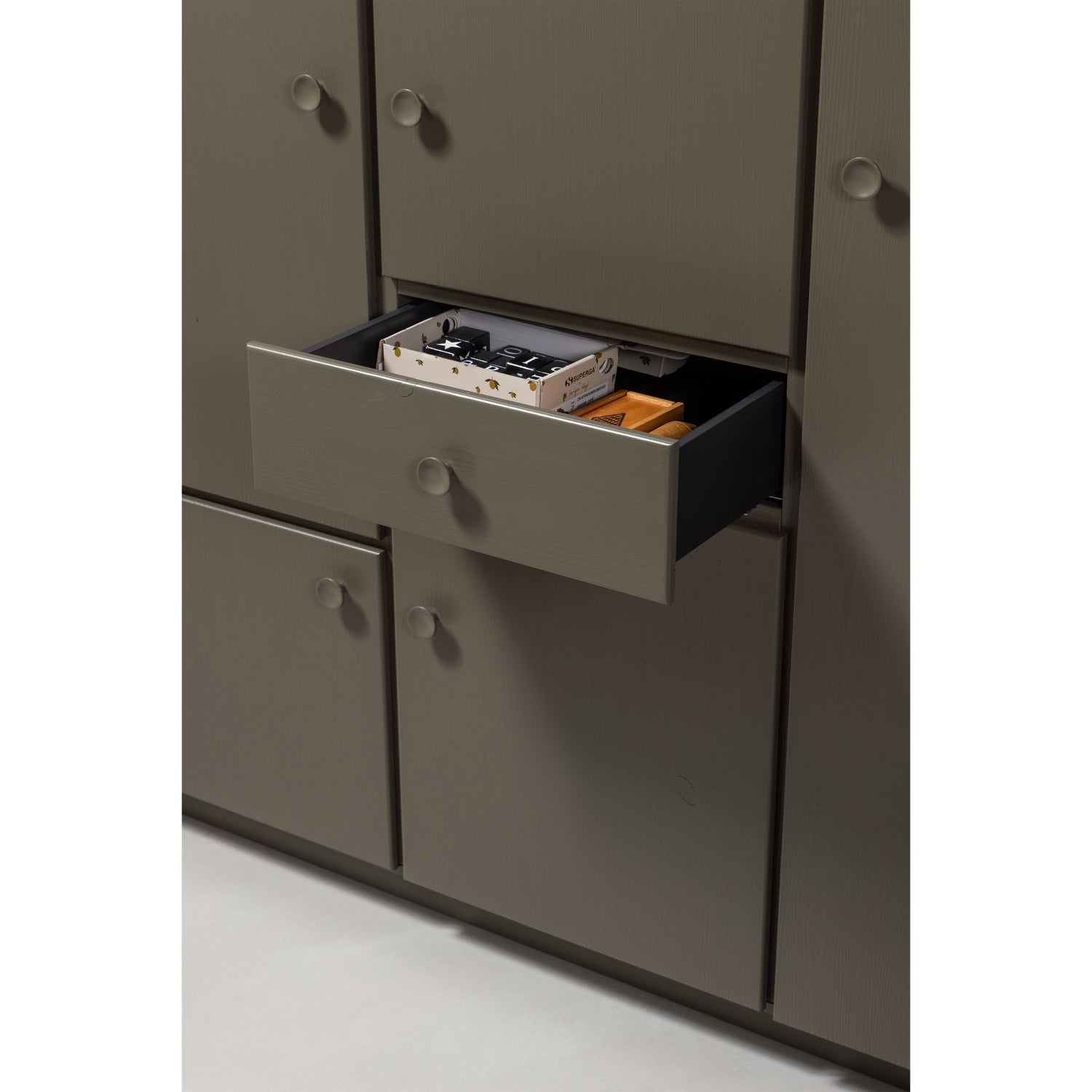 375187-FR-02_SF_WE_Alfie_kledingkast_breed_160cm_grenen_forest.jpg?auto=webp&format=png&width=1500&height=1500