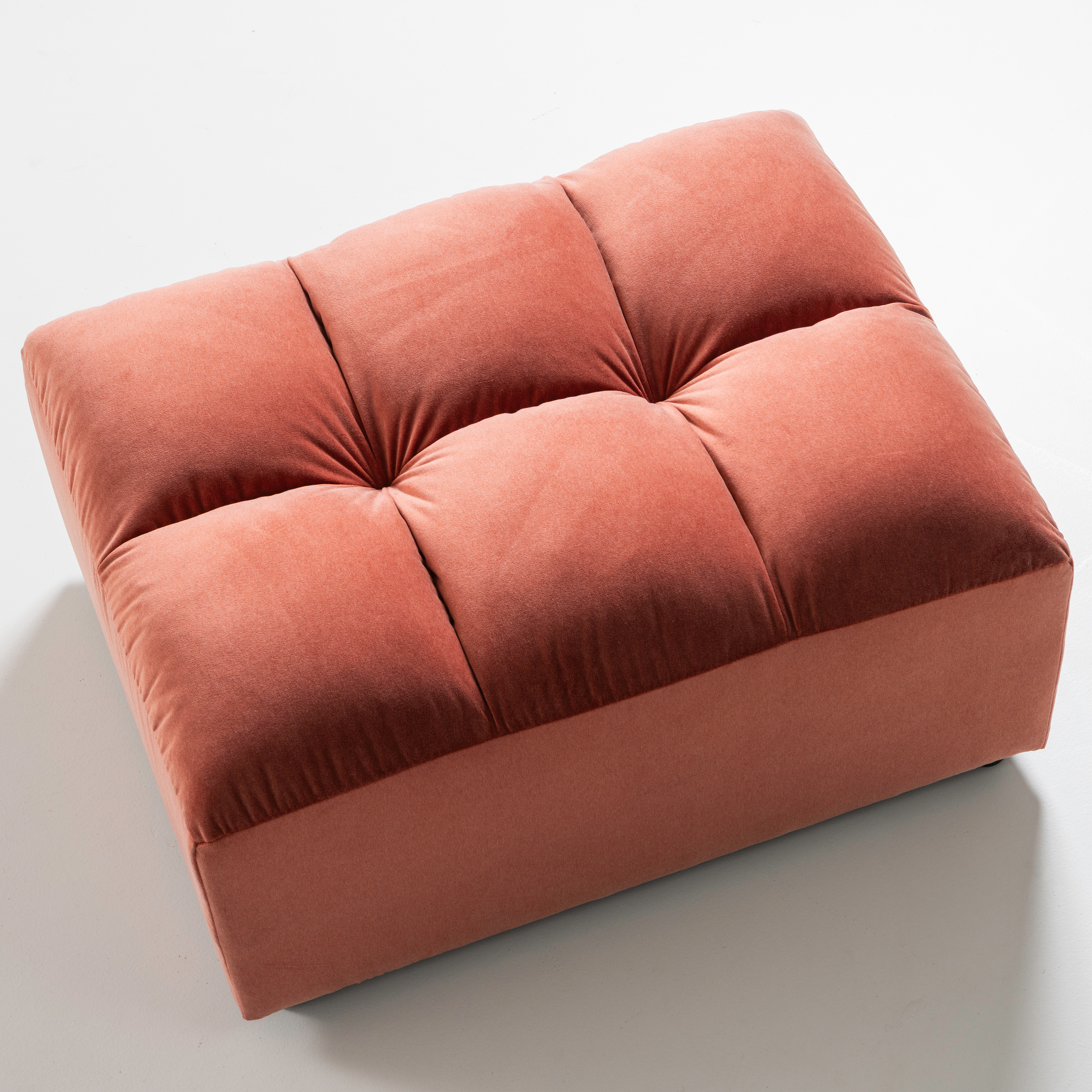 200429-FB-02_SF_Allure_hocker_gewassen_fluweel_blush_vierkant.png?auto=webp&format=png&width=1500&height=1500