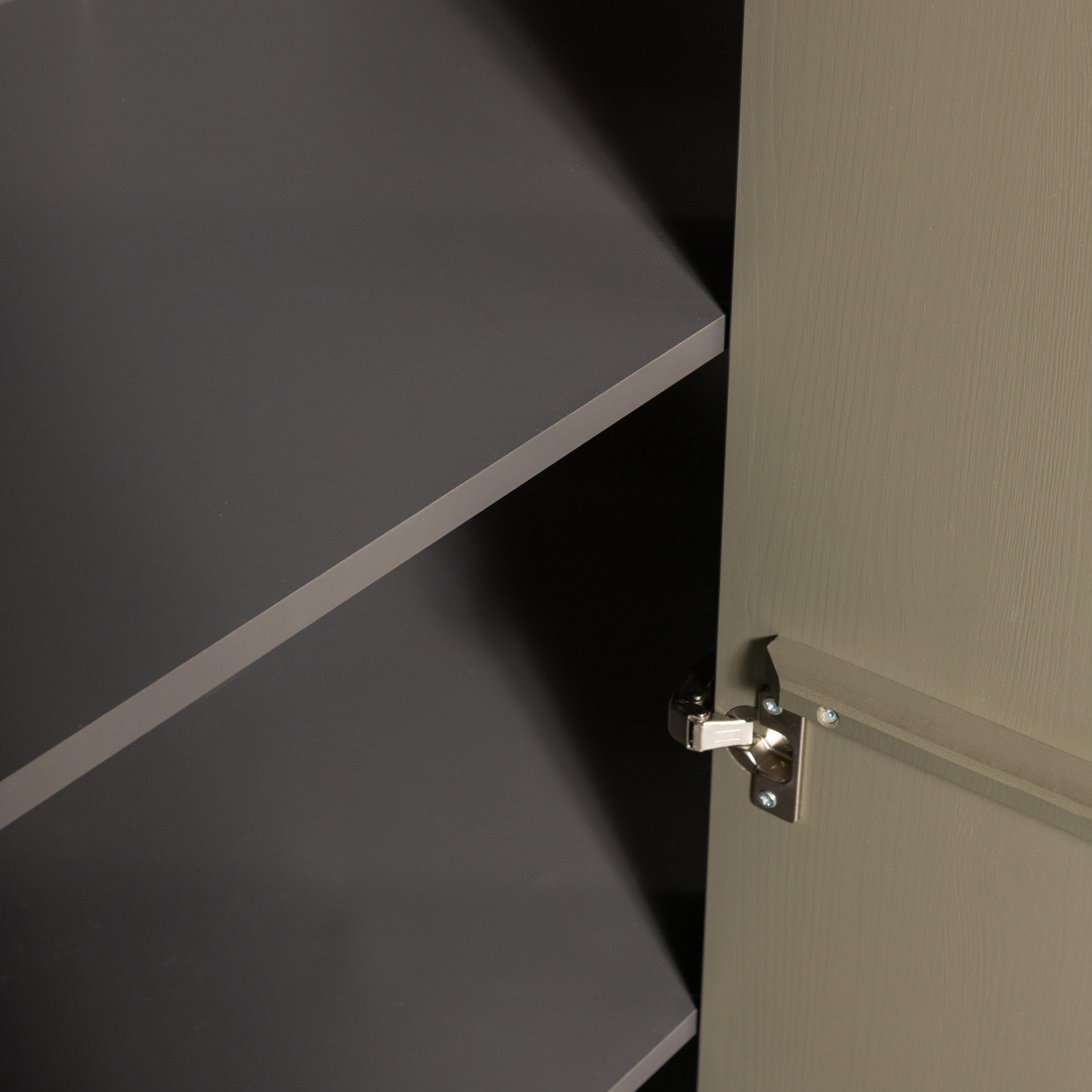 374067-F-01_VS_FA_Bobby_kast_grenen_forrest_detail.png?auto=webp&format=png&width=1500&height=1500