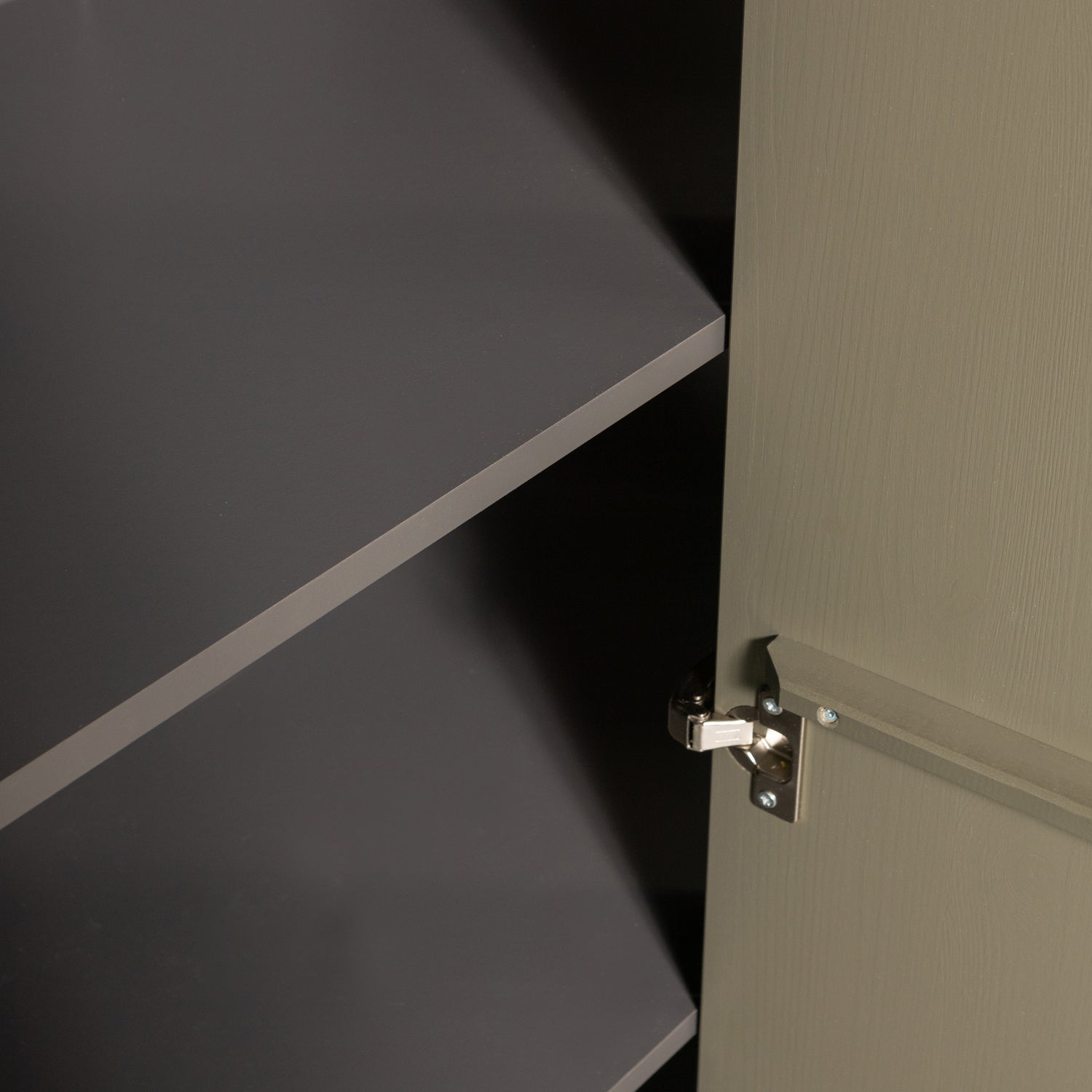 374067-F-01_VS_FA_Bobby_kast_grenen_forrest_detail.png?auto=webp&format=png&width=1500&height=1500