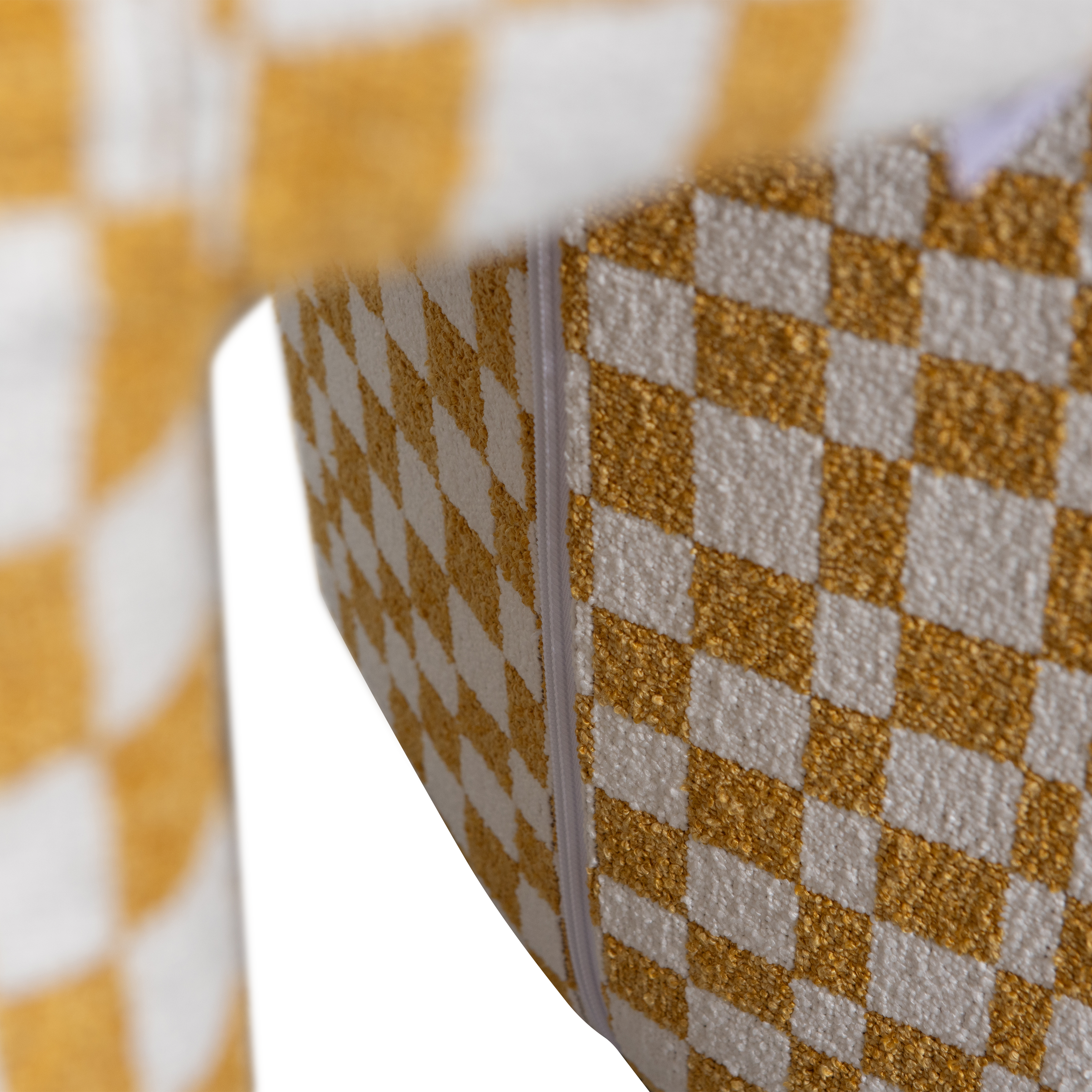 374079-G-01_VS_FA_Charlie_gestoffeerde_kruk_ruit_dessin_geel_detail_C1.png?auto=webp&format=png&width=1500&height=1500