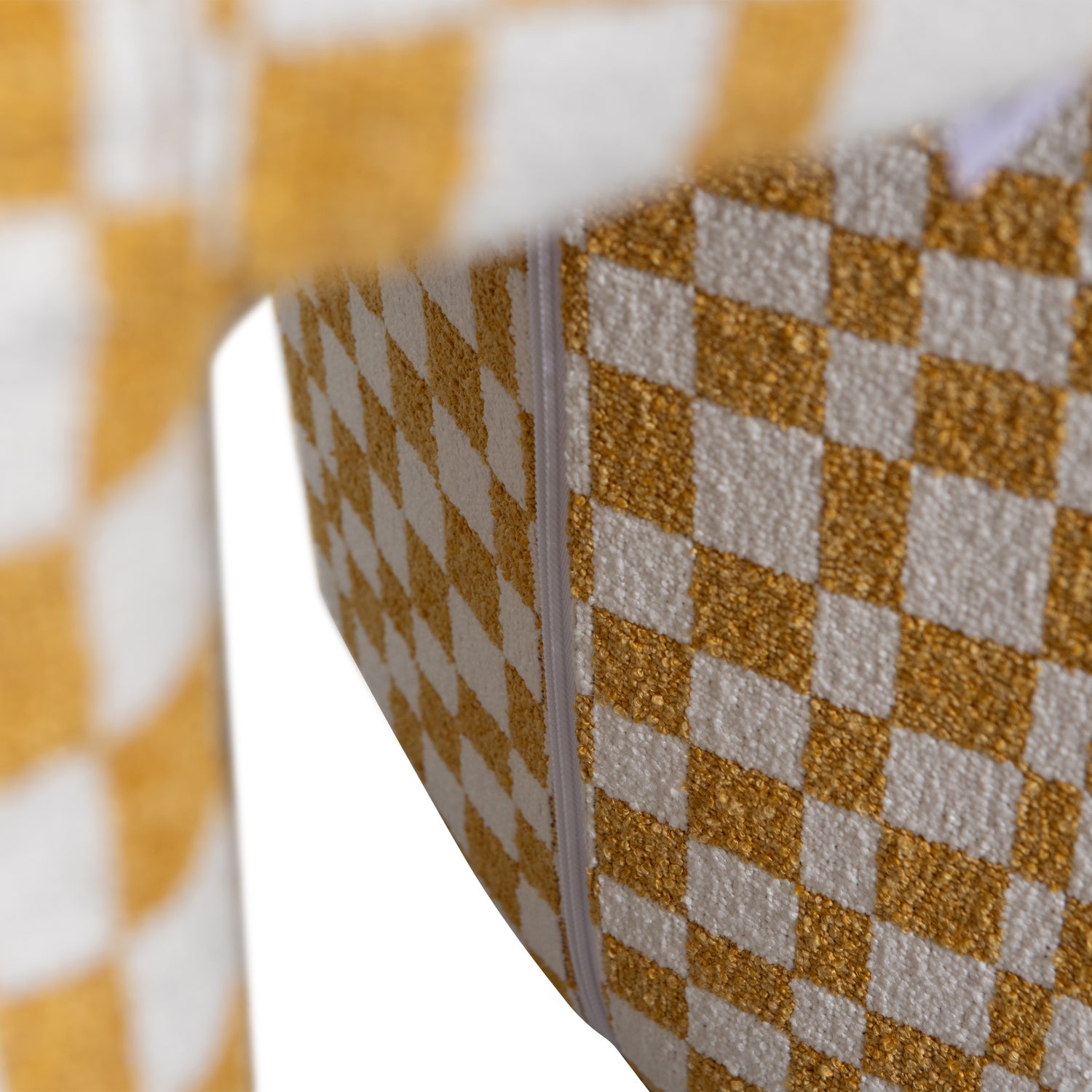 374079-G-01_VS_FA_Charlie_gestoffeerde_kruk_ruit_dessin_geel_detail_C1.png?auto=webp&format=png&width=1500&height=1500