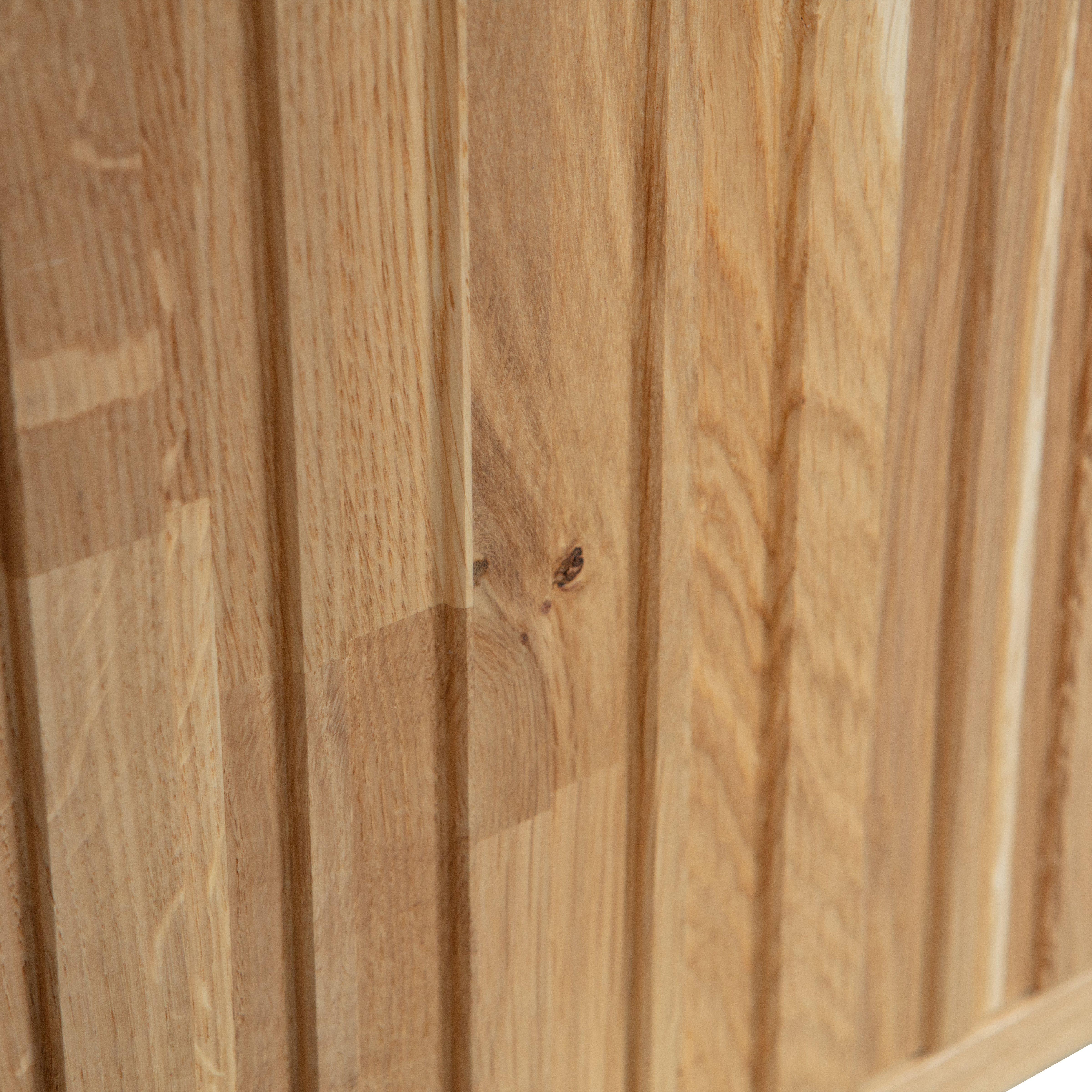 373472-B-02_VS_WE_New_gravure_tv_meubel_100cm_eiken_blanke_lak_detail.jpg?auto=webp&format=png&width=1500&height=1500