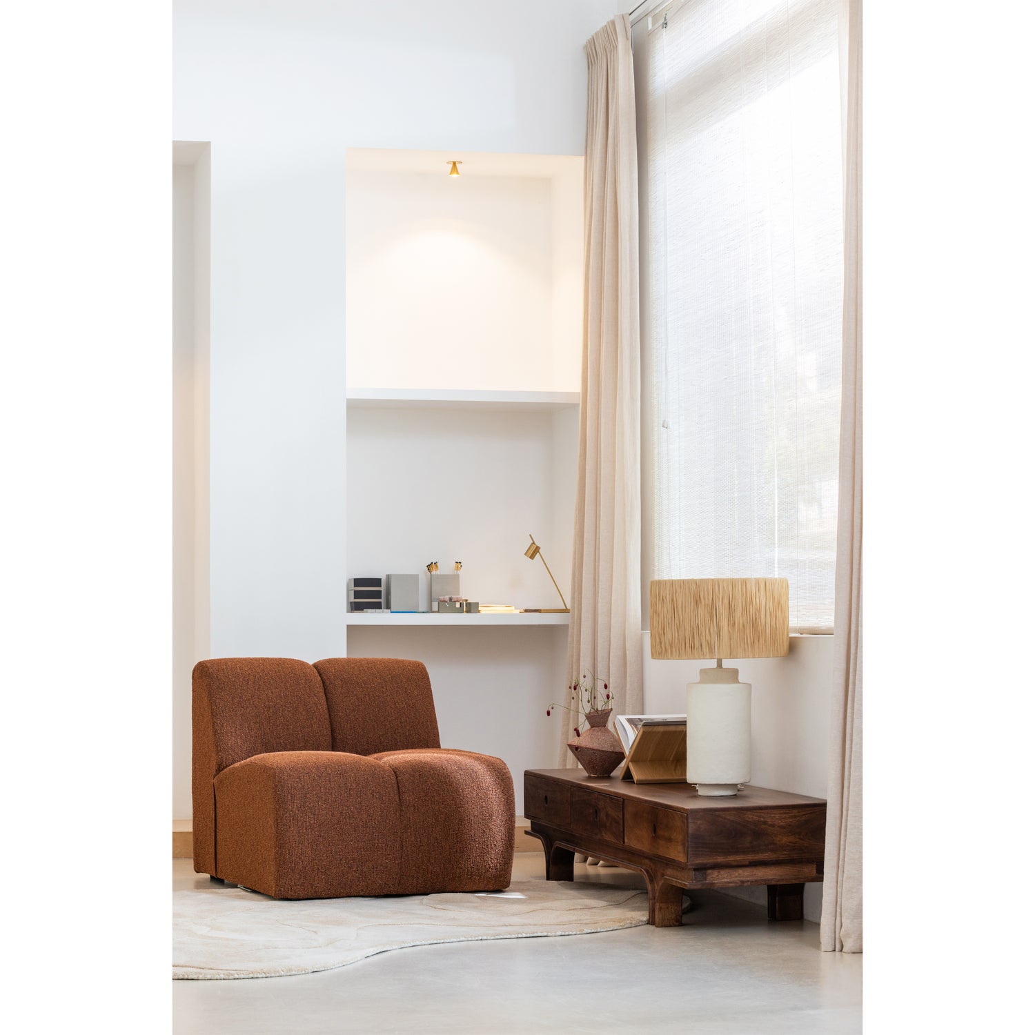 377451-RM-377360-W-375043-B-801336-N-373533-M-01_SF_WE_Mojo_1-zits_Staes_tv_meubel_Pointed_Ayla_Reza.jpg?auto=webp&format=png&width=1500&height=1500