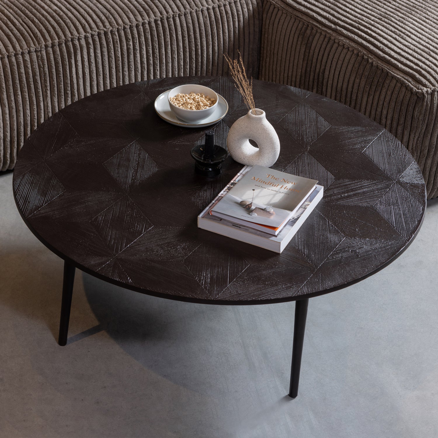 379603-B-375694-RM-377420-C-02_SF_WE_Kalu_salontafel_metaal_antique_bruin_Dunya_vaas_Bean_grove_rib_mud.jpg?auto=webp&format=png&width=1500&height=1500