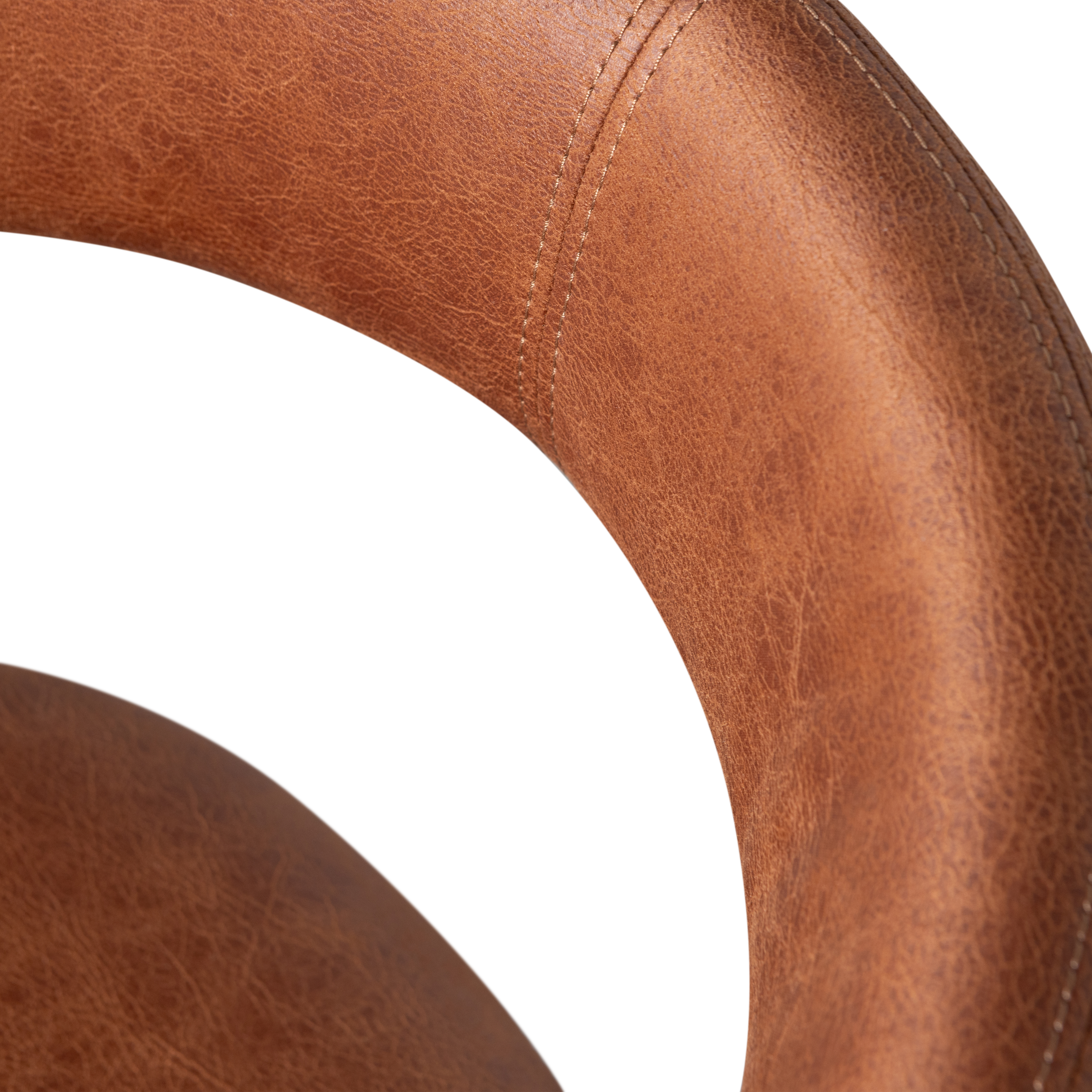 801419-B-01_VS_BP_Noble_eetkamerstoel_leerloek_cognac_detail.png?auto=webp&format=png&width=1500&height=1500