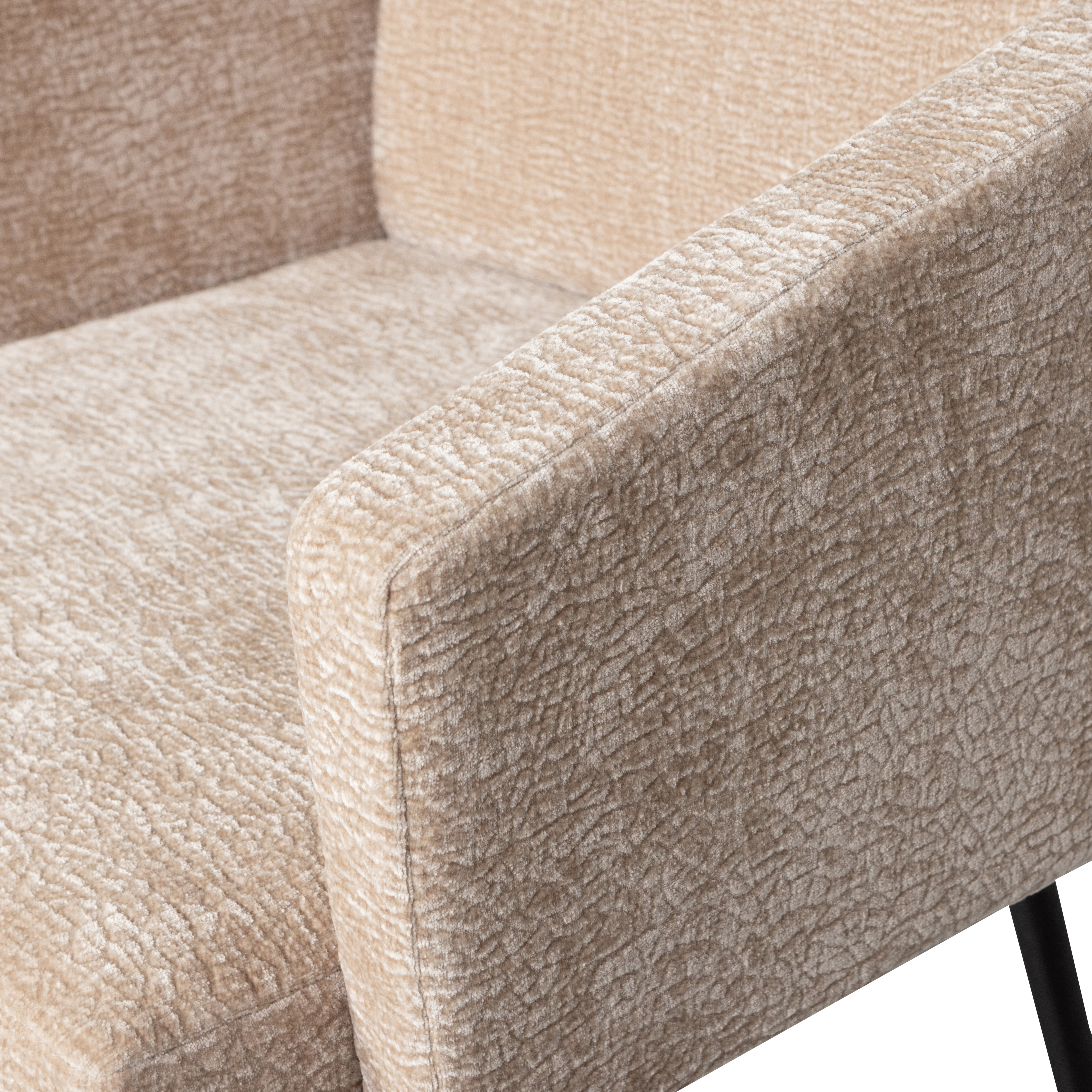 801139-S-02_VS_WE_Mount_eetkamerstoel_met_armleuning_3D_chenille_zand_detail.png?auto=webp&format=png&width=1500&height=1500