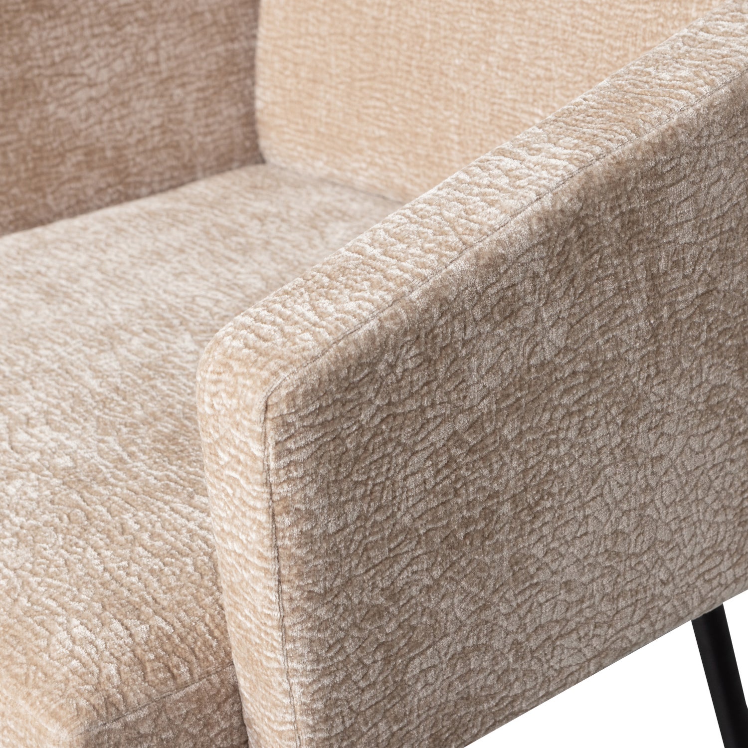 801139-S-02_VS_WE_Mount_eetkamerstoel_met_armleuning_3D_chenille_zand_detail.png?auto=webp&format=png&width=1500&height=1500