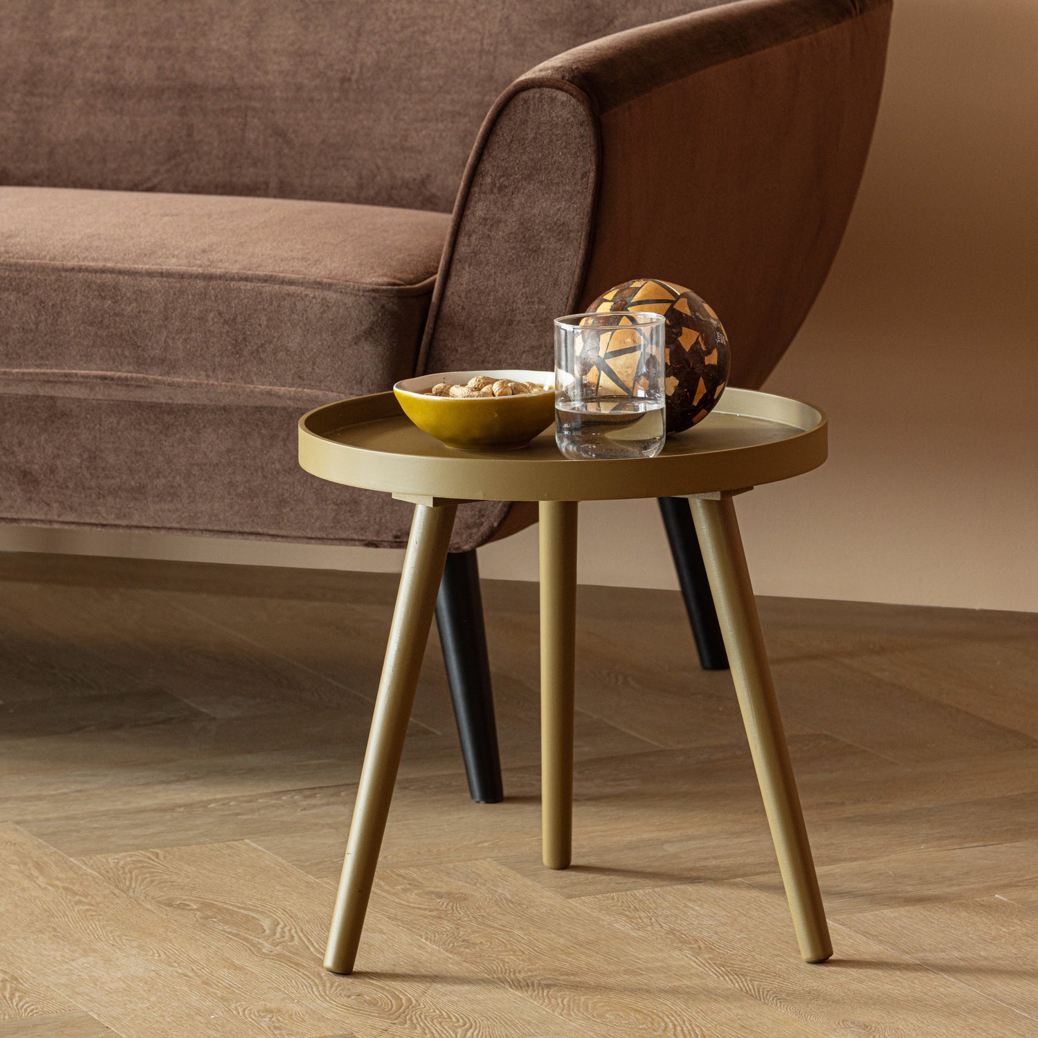 375426-H_02_SF_ES_Sasha_bijzettafel_41cm_honinggeel_vierkant.jpg?auto=webp&format=png&width=1500&height=1500