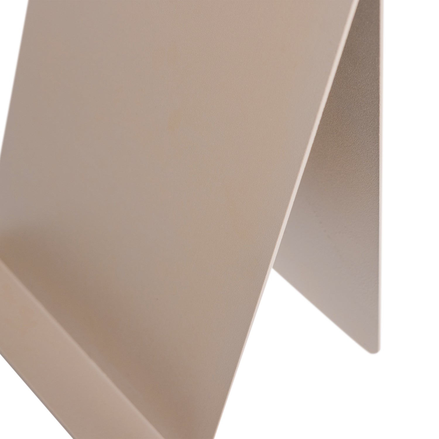 377227-A_01_VS_ES_Brook_boekenstandaard_metaal_staand_zand_C1.png?auto=webp&format=png&width=1500&height=1500