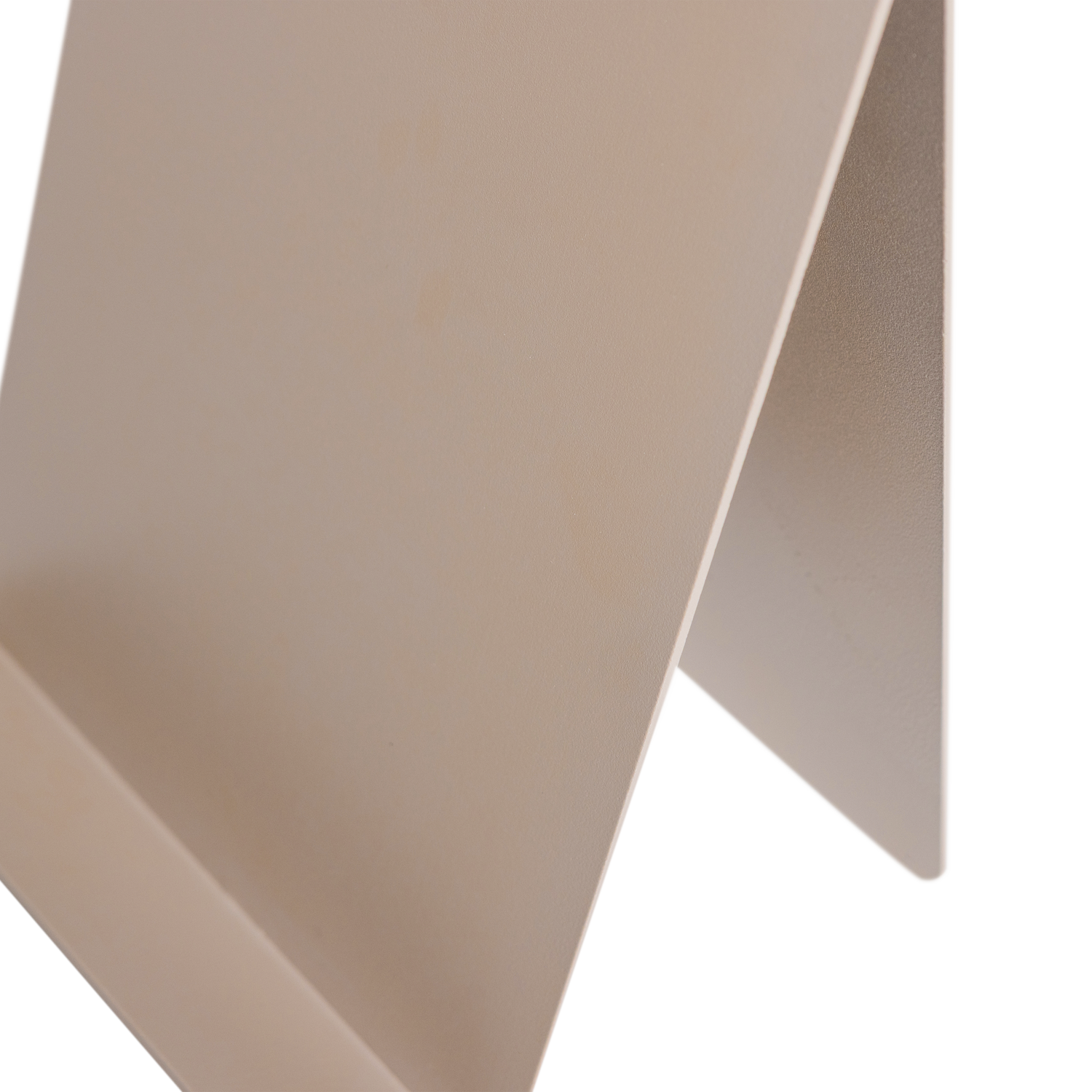 377227-A_01_VS_ES_Brook_boekenstandaard_metaal_staand_zand_C1.png?auto=webp&format=png&width=1500&height=1500