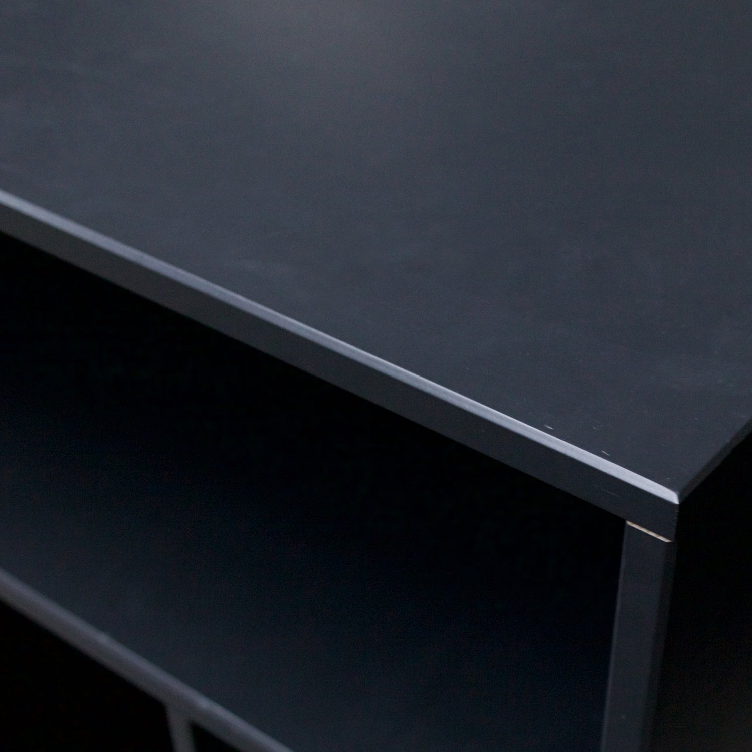 373900-Z-02_VS_WE_James_kastje_noten_zwart_detail.jpg?auto=webp&format=png&width=1500&height=1500