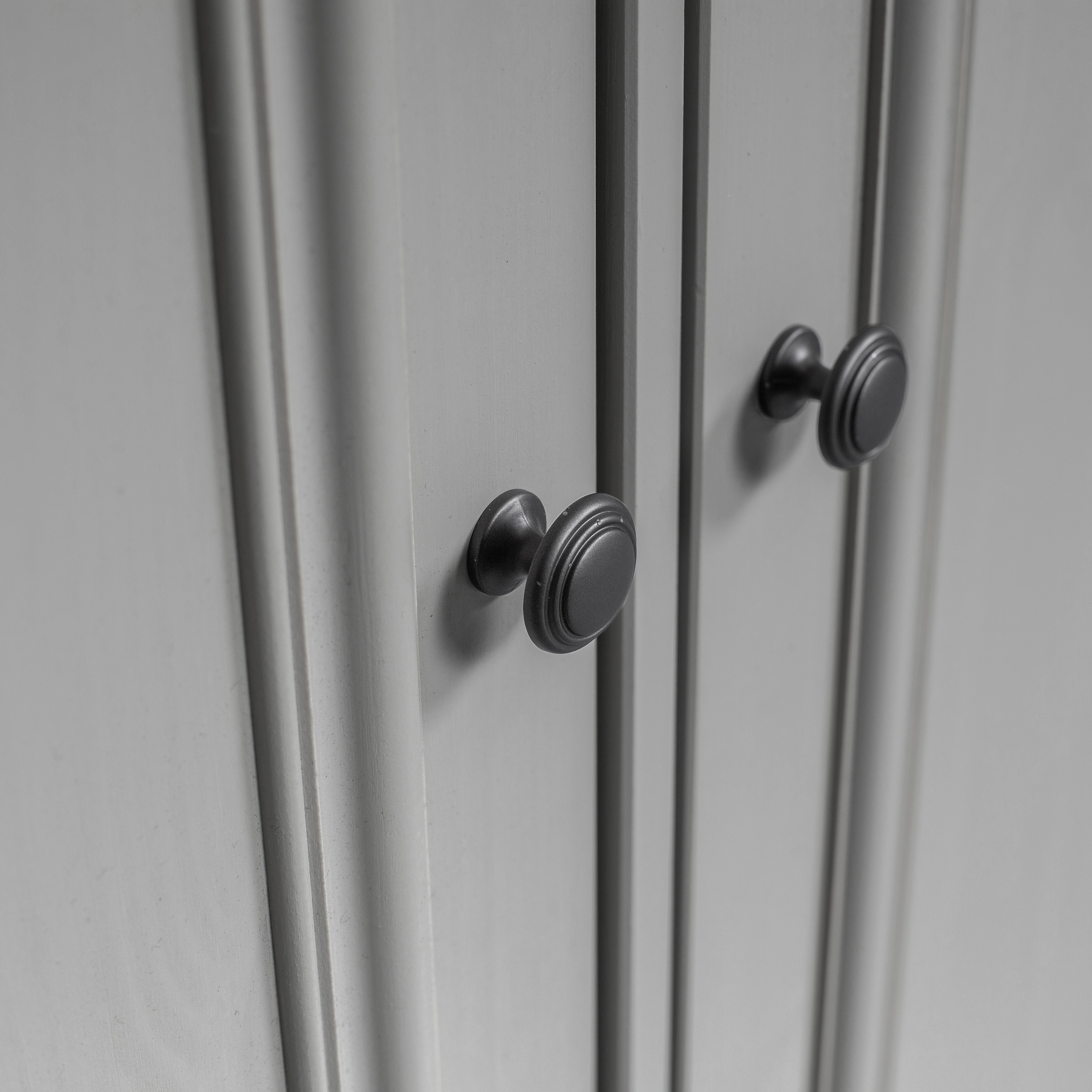 340818-G-01_VS_FA_Lily_gaderobekast_warm_grijs_detail.jpg?auto=webp&format=png&width=1500&height=1500