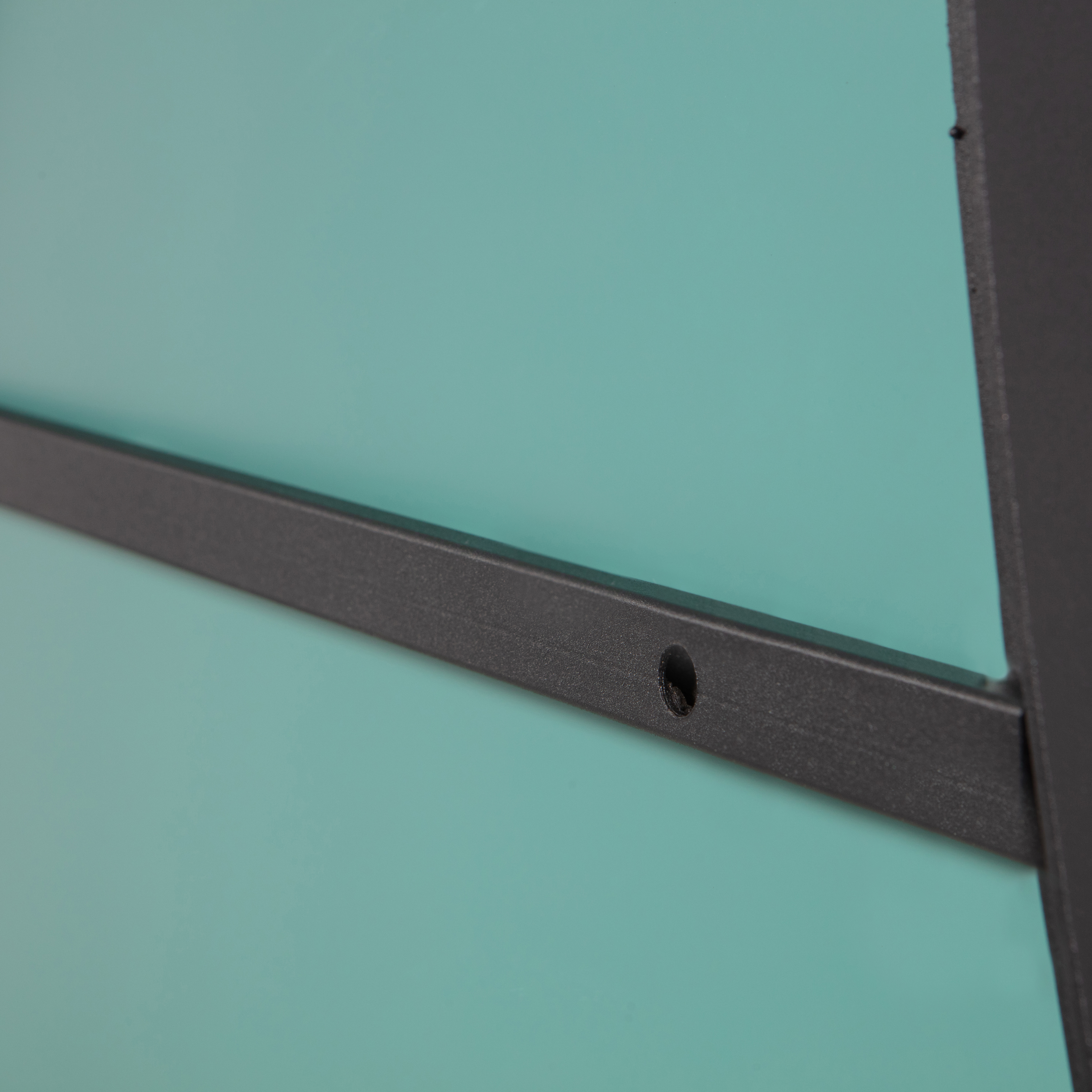 373940-Z-02_VS_FA_Romee_organische_spiegel_metaal_zwart_100x70cm_detail.jpg?auto=webp&format=png&width=1500&height=1500