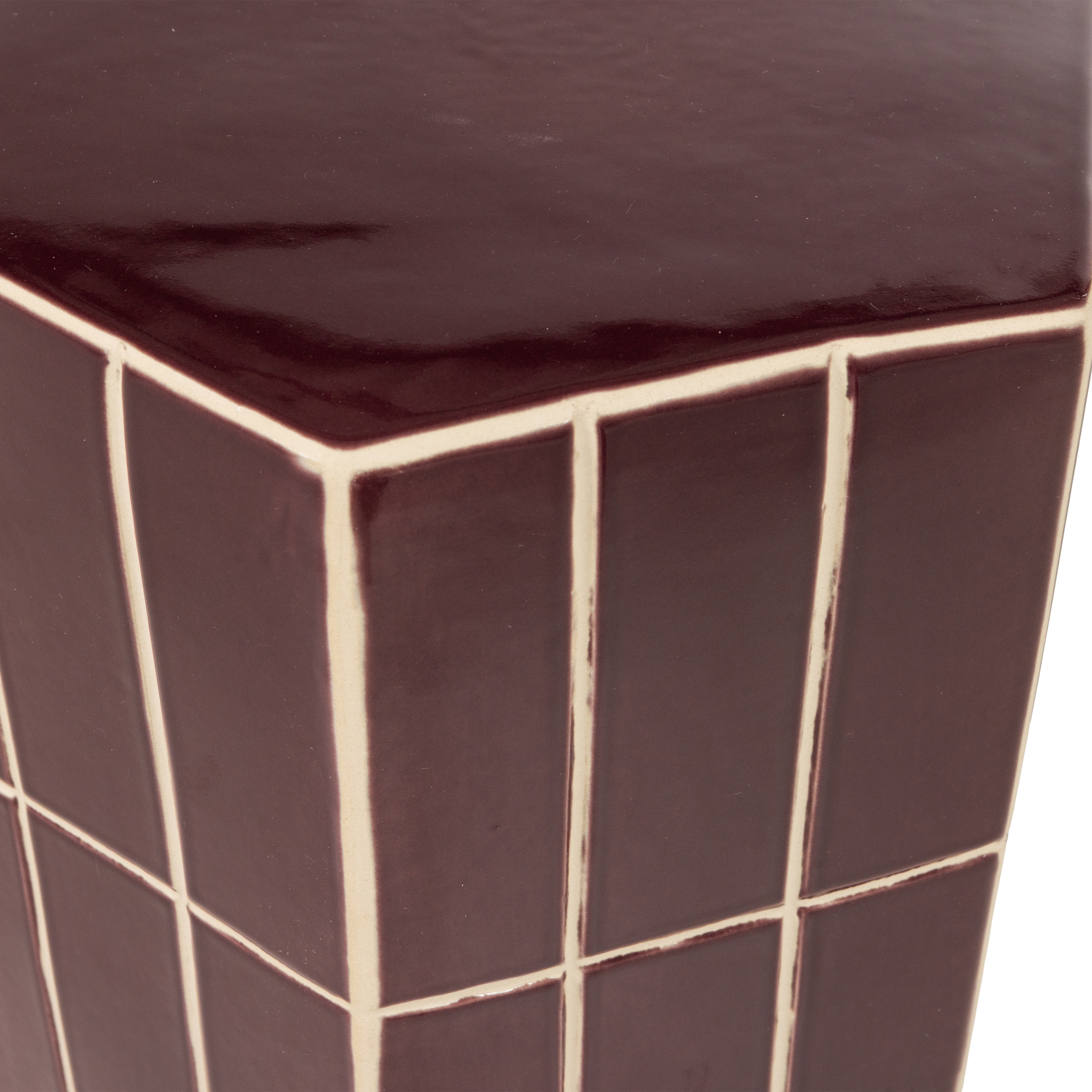 377790-P_01_VS_ES_Plu_decoratieve_bijzettafel_42x30x26_cm_keramiek_paars_detail.png?auto=webp&format=png&width=1500&height=1500