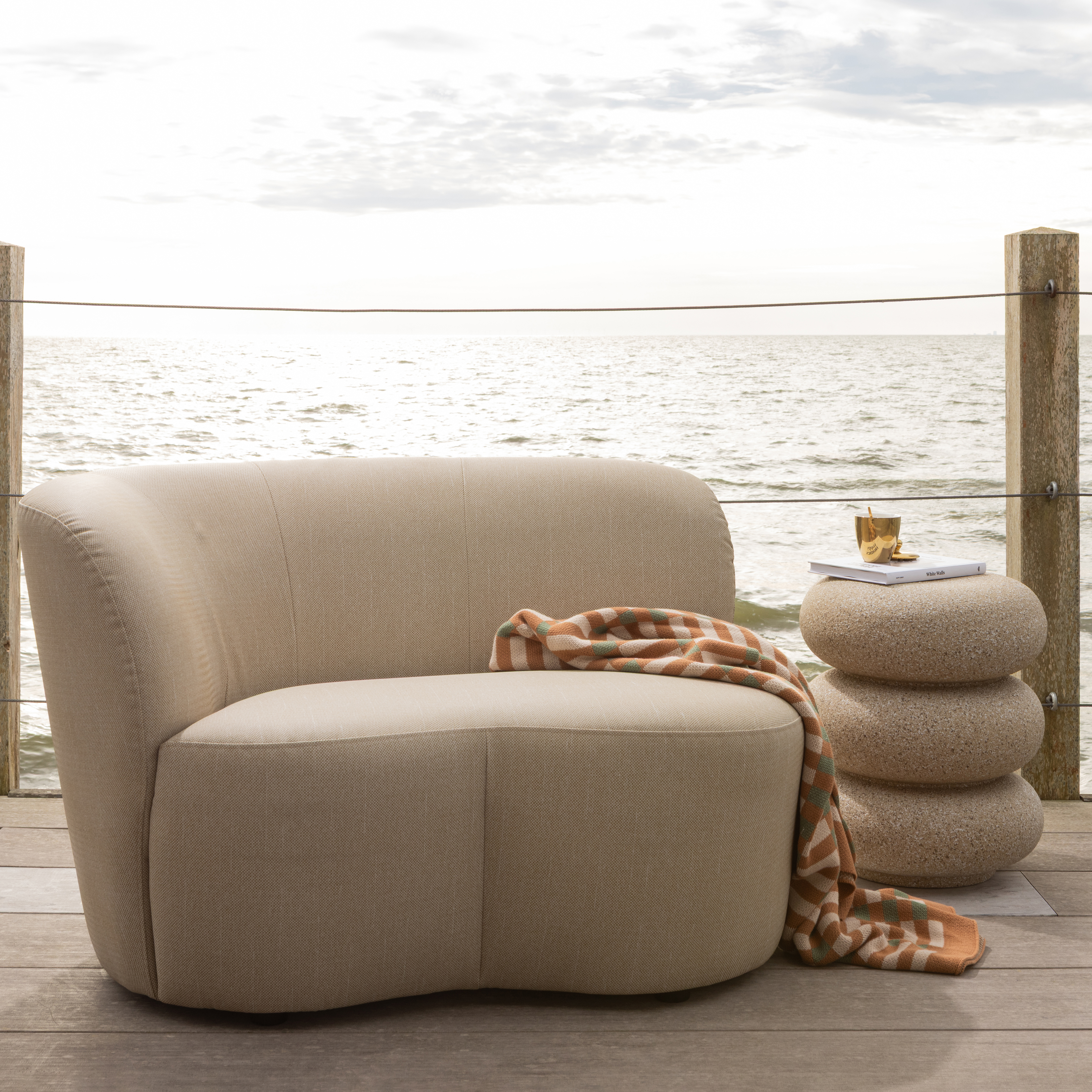 377903-Z__374093-B_01_SF_KW_Stone_tuin_bankje_links_rechts_Laurel_vierkant.jpg?auto=webp&format=png&width=1500&height=1500