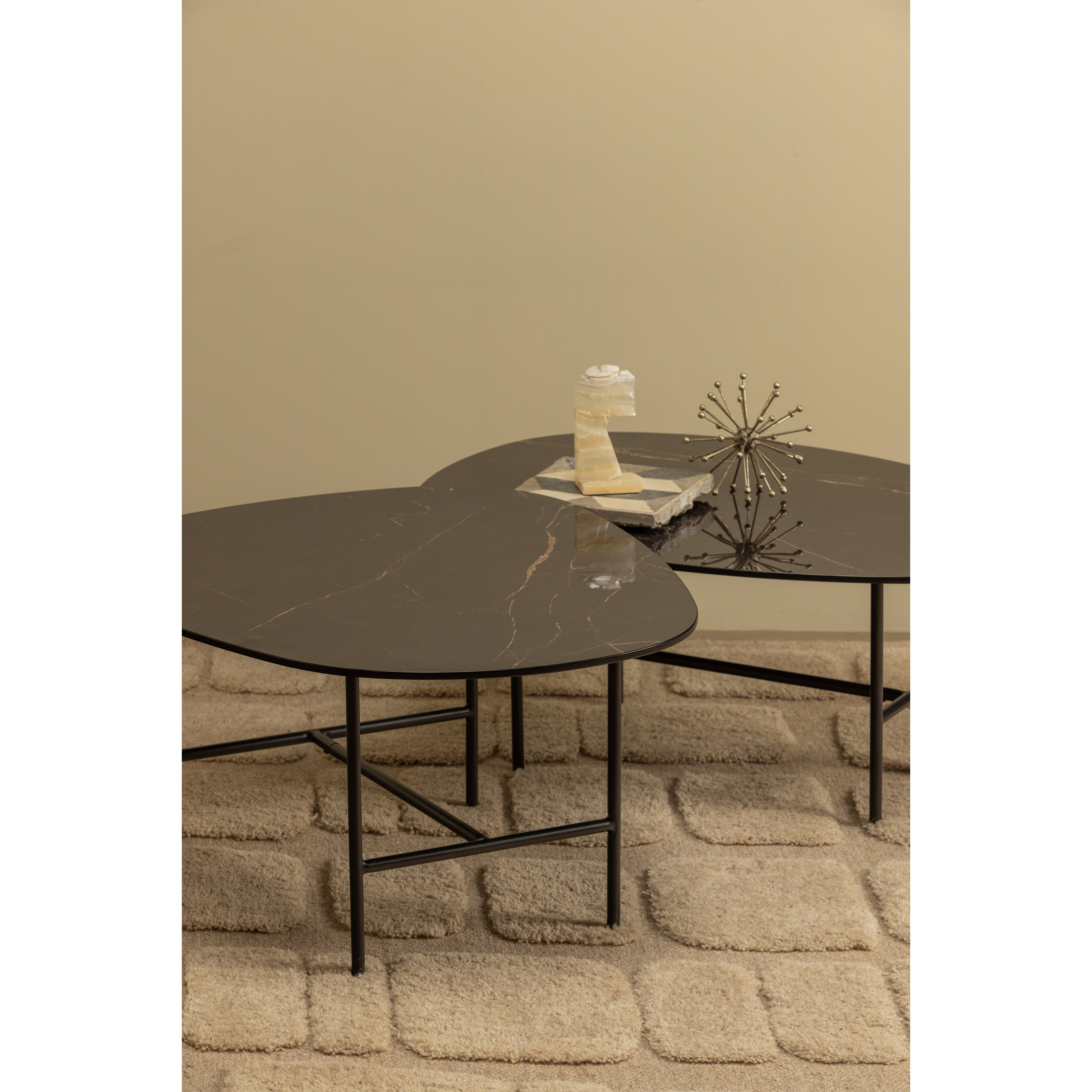 373987-Z-373988-Z-01_SF_WE_Vajen_salontafel_met_zwart_marmeren_look_blad_80x60cm_70x70cm.jpg?auto=webp&format=png&width=1500&height=1500