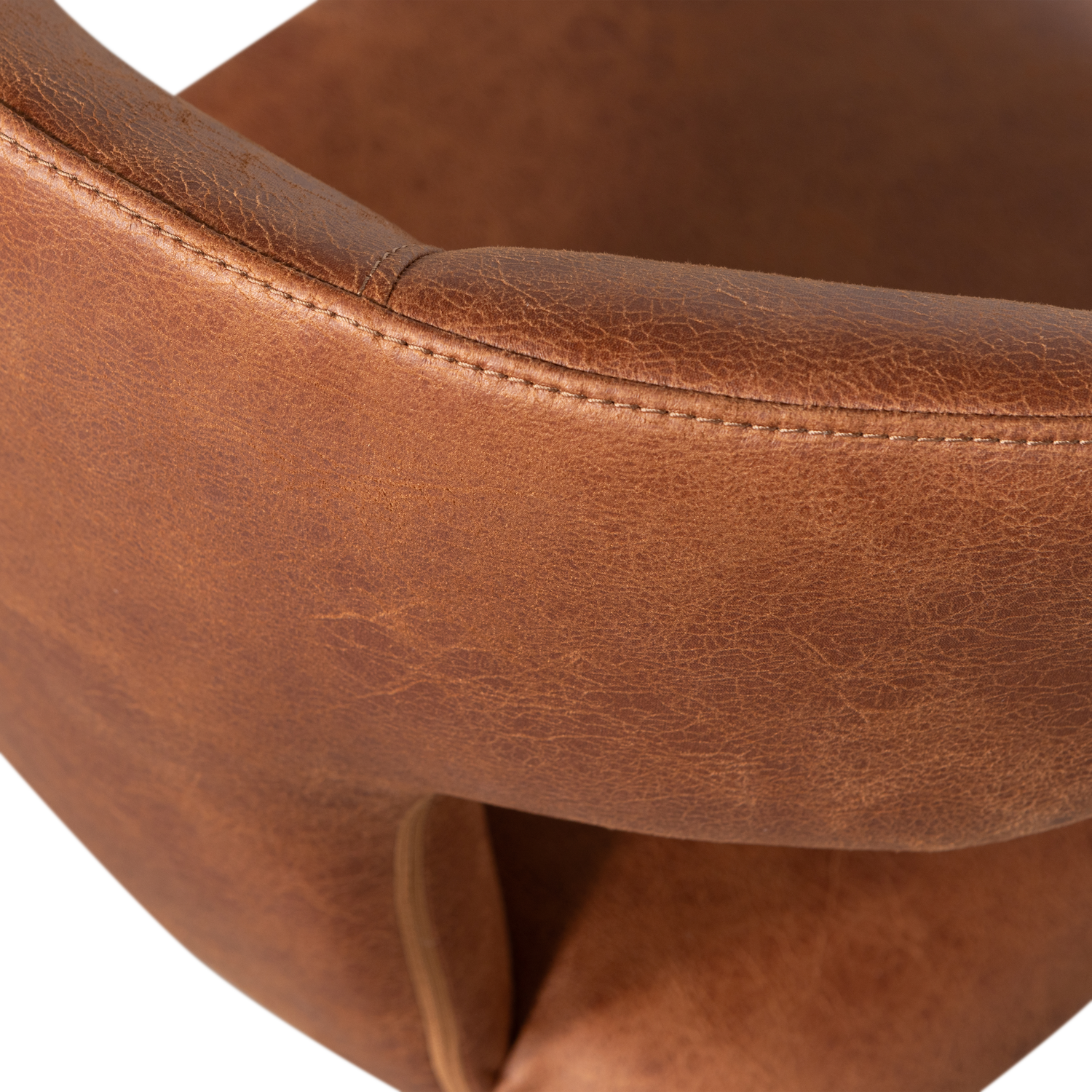 801420-B-02_VS_BPH_Permit_eetkamerstoel_leerlook_cognac_detail.png?auto=webp&format=png&width=1500&height=1500