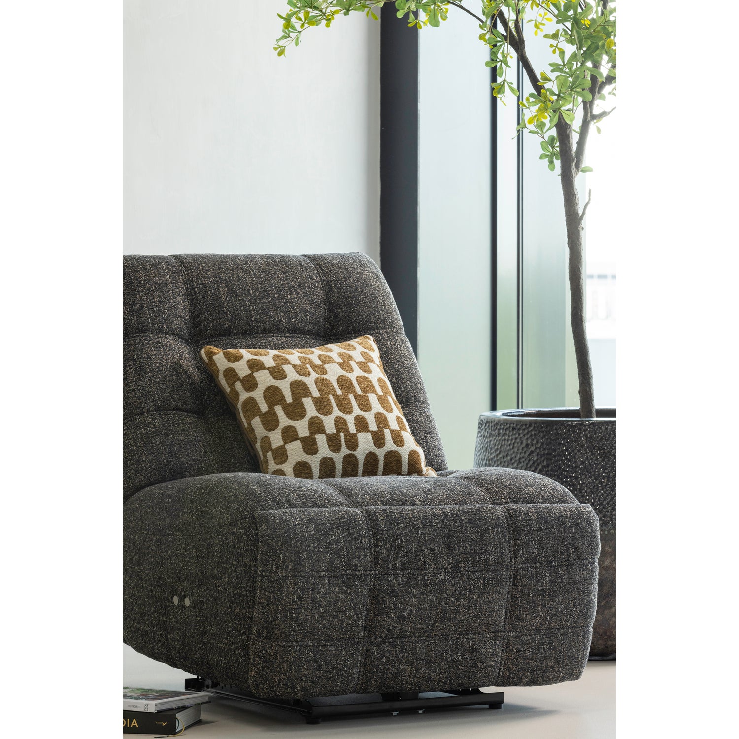 377566-AM-377576-BN_01_SF_WP_Hein_relaxfauteuil_elektrische_melange_antracie-bruin_Fayden_kussens_bruin_naturel.png?auto=webp&format=png&width=1500&height=1500
