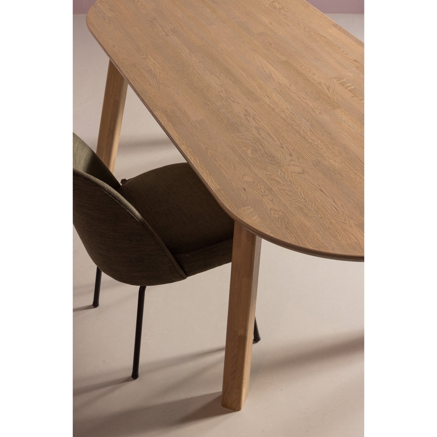 TB-OV-VL24-2190x0890-800816-W-01_SF_FA_Tafelblad_ovaal_vingerlas_220x90cm_Set_v2_Haarlem_4_standen_poot_pebble_grey_Vogue.jpg?auto=webp&format=png&width=1500&height=1500