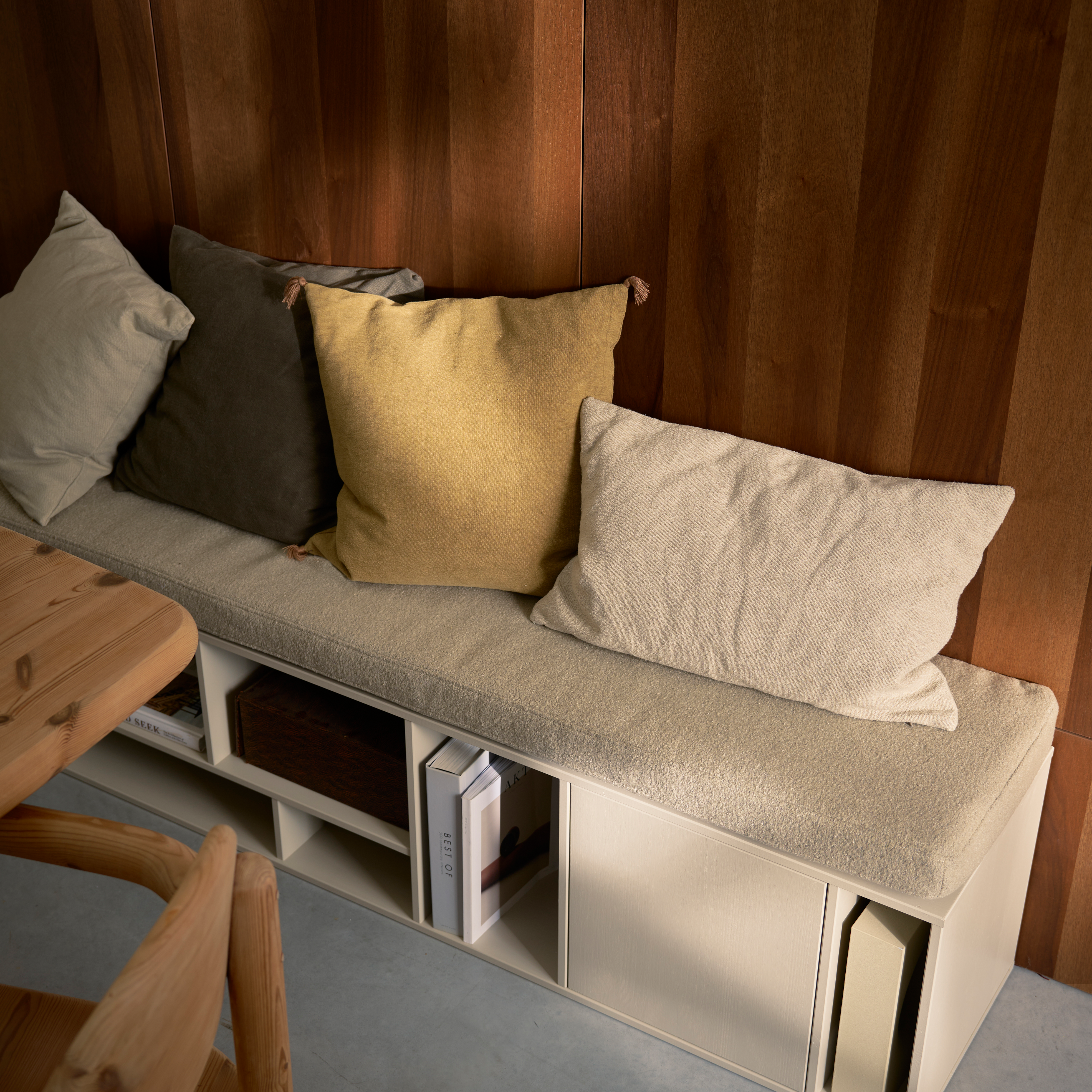 400537-DU-02_SF_VT_Letterbank_XL_bankje_grenen_dust_vierkant.png?auto=webp&format=png&width=1500&height=1500