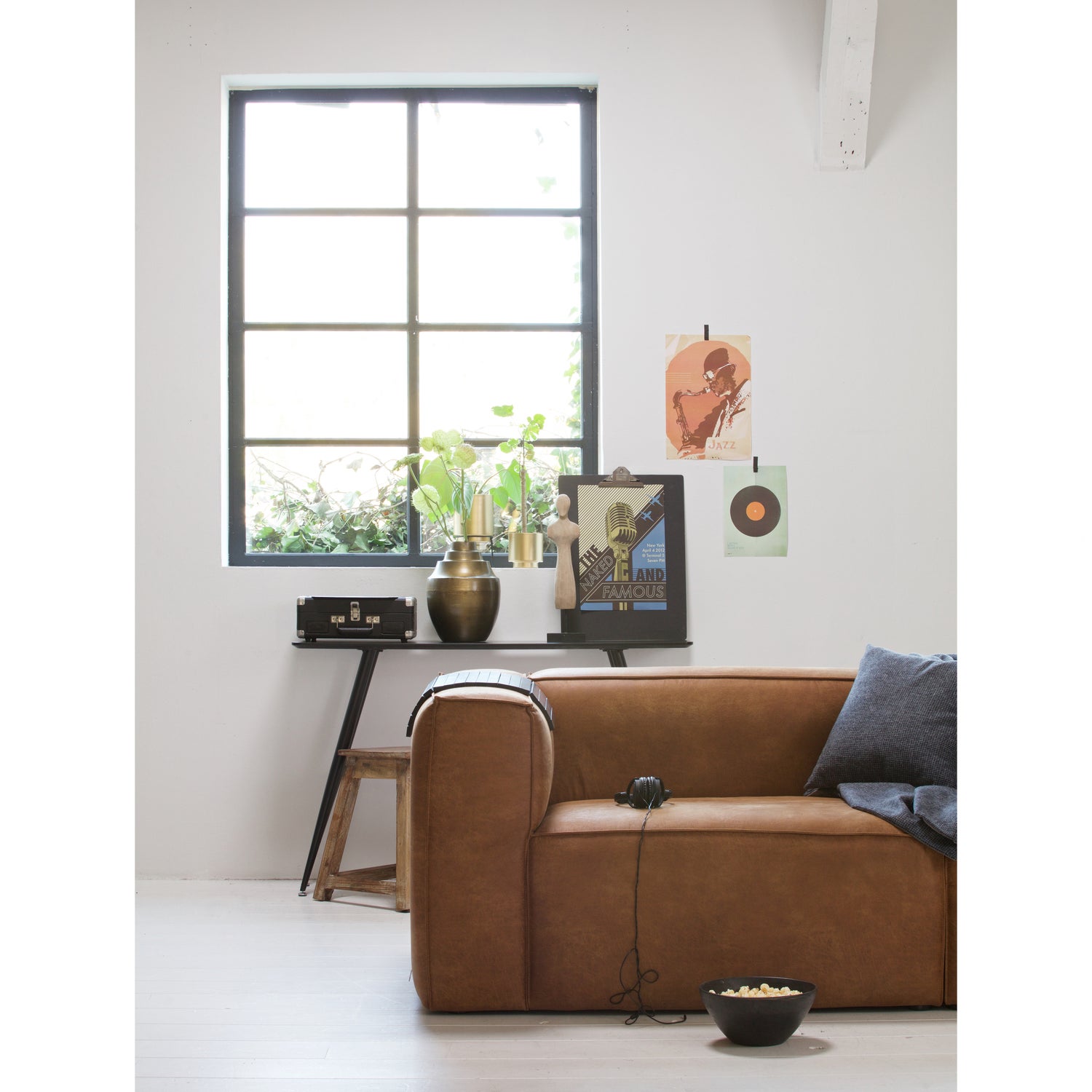 373721-B-373703-Z-01_SF_FA_Bean_3_5_zits_bank_cognac_Fabian_sidetable.jpg?auto=webp&format=png&width=1500&height=1500