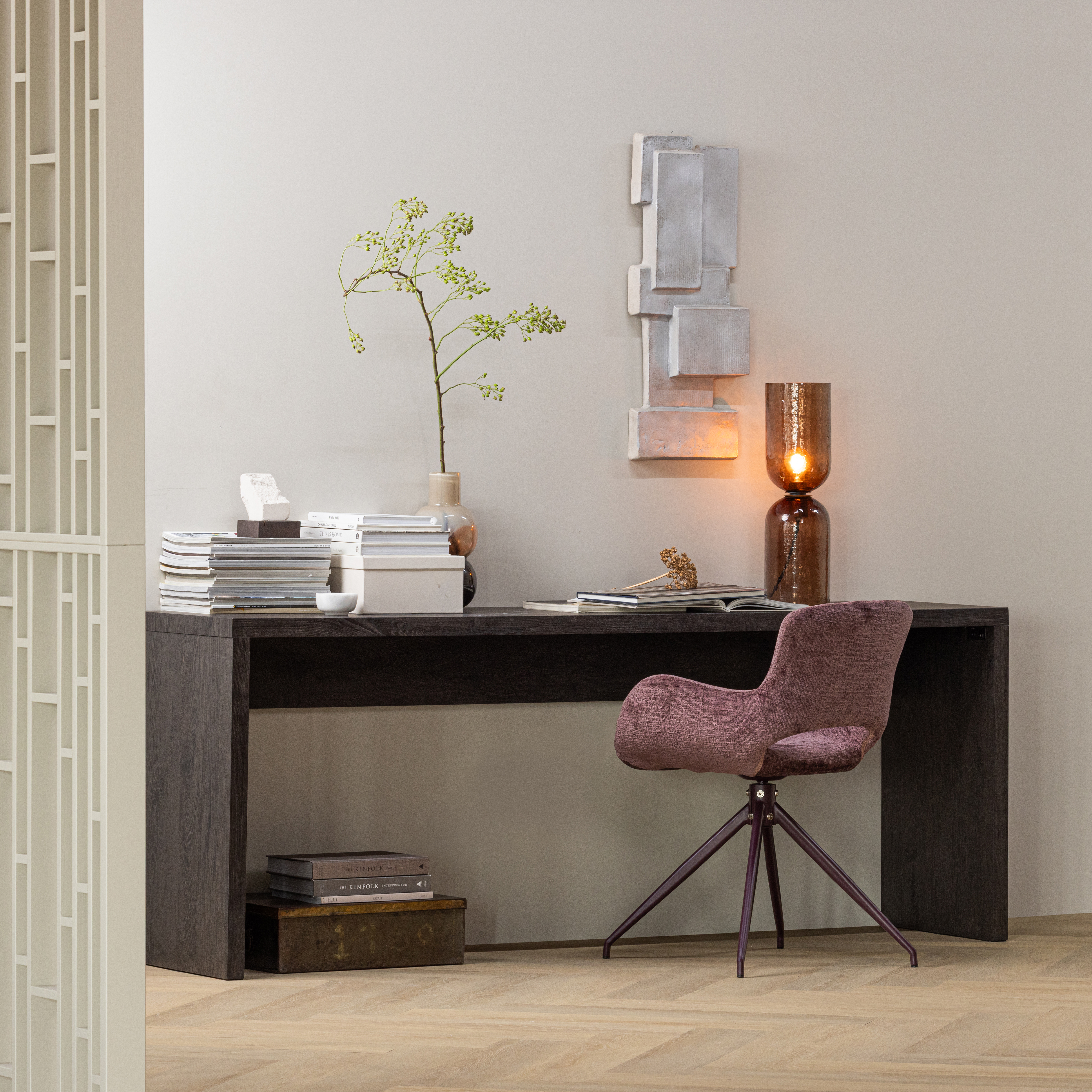 377562-P-377579-D-375034-B-02_SF_ES_Eliva_eetkamerstoel_Maan_sidetable_Gigi_tafellamp_vierkant.png?auto=webp&format=png&width=1500&height=1500