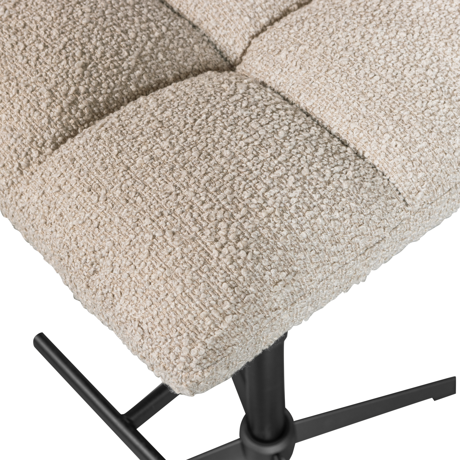 377350-Z-01_VS_WE_Vinny_barstoel_boucle_zand_detail.png?auto=webp&format=png&width=1500&height=1500